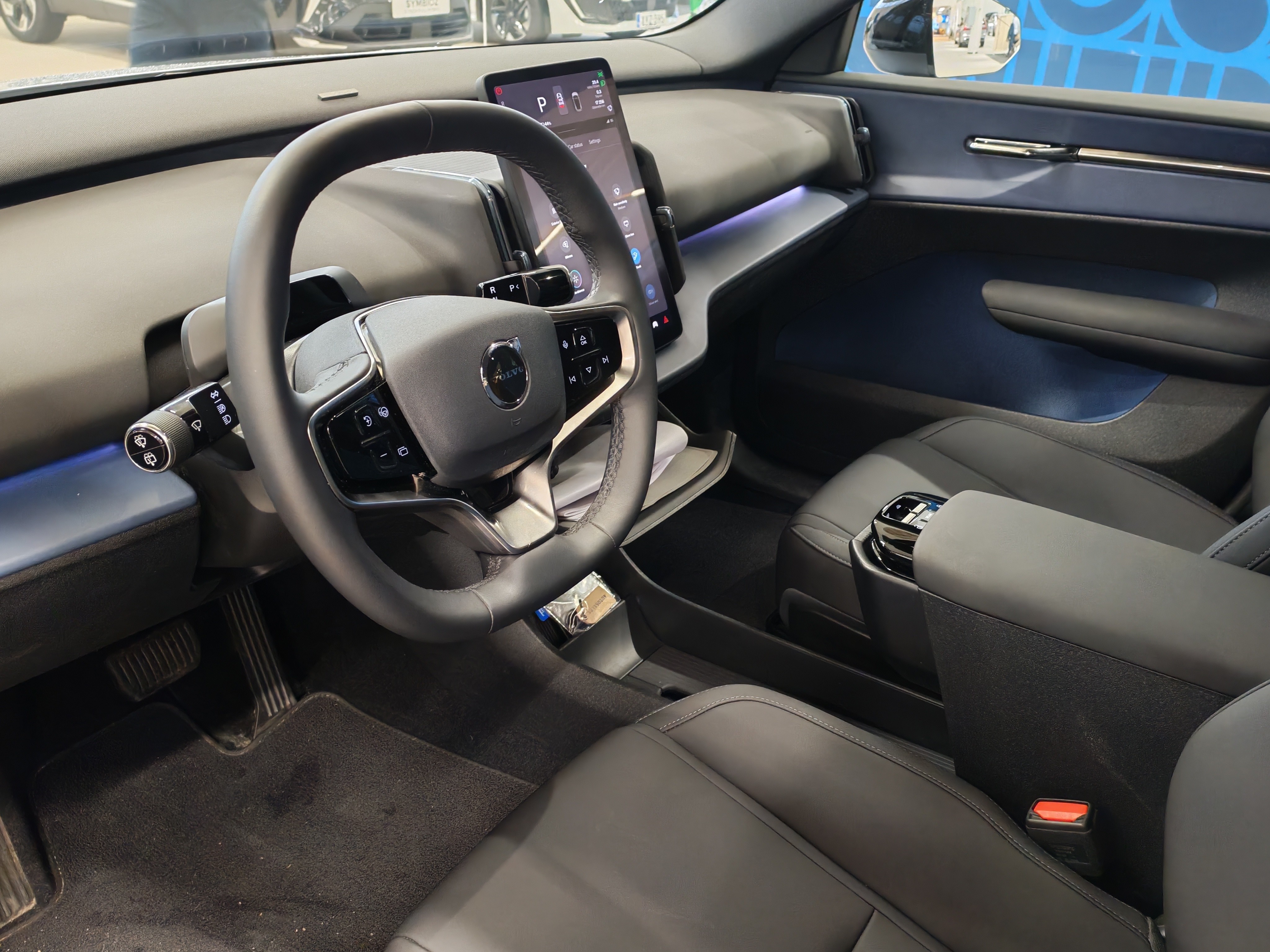 VOLVO EX30 2025