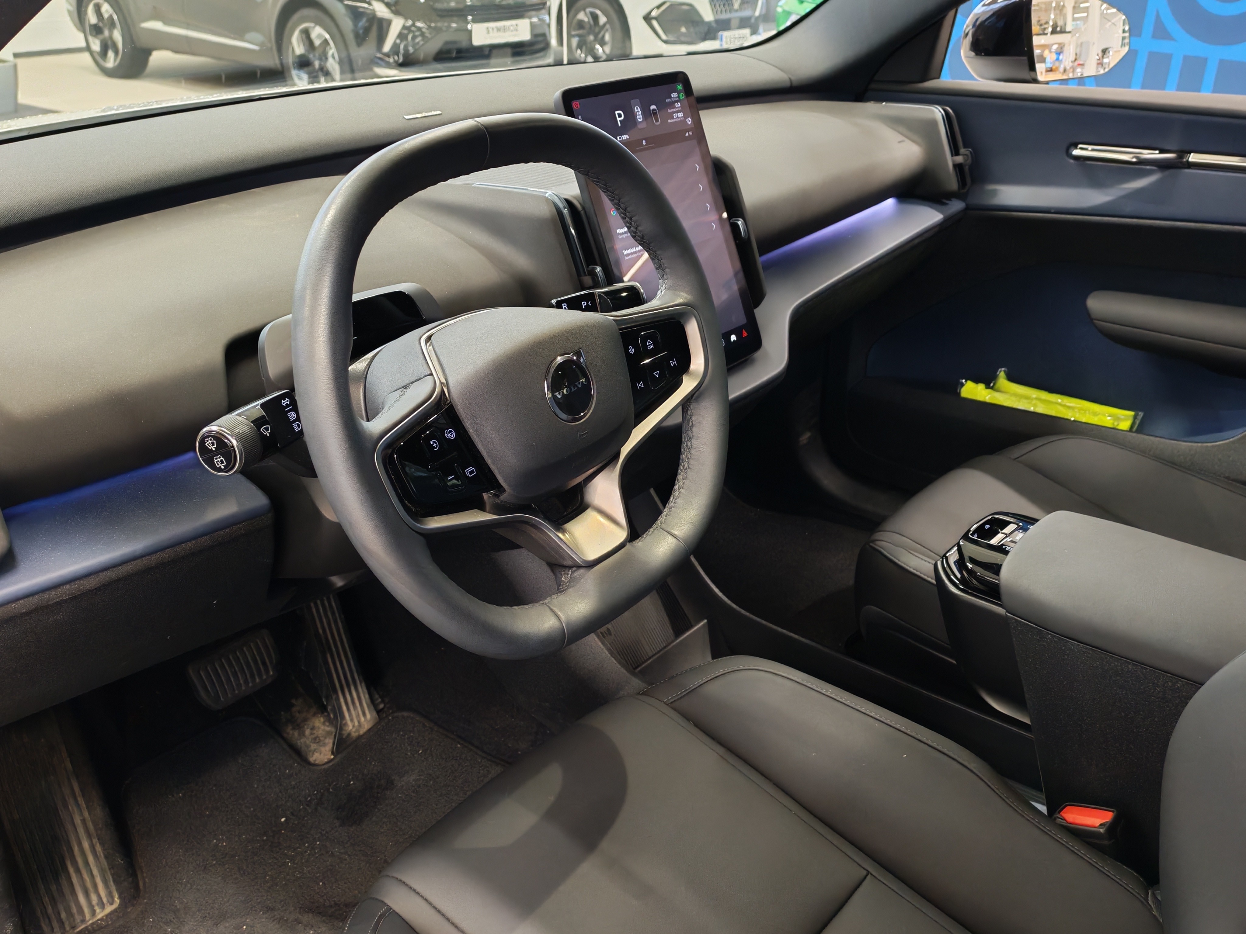 VOLVO EX30 2025