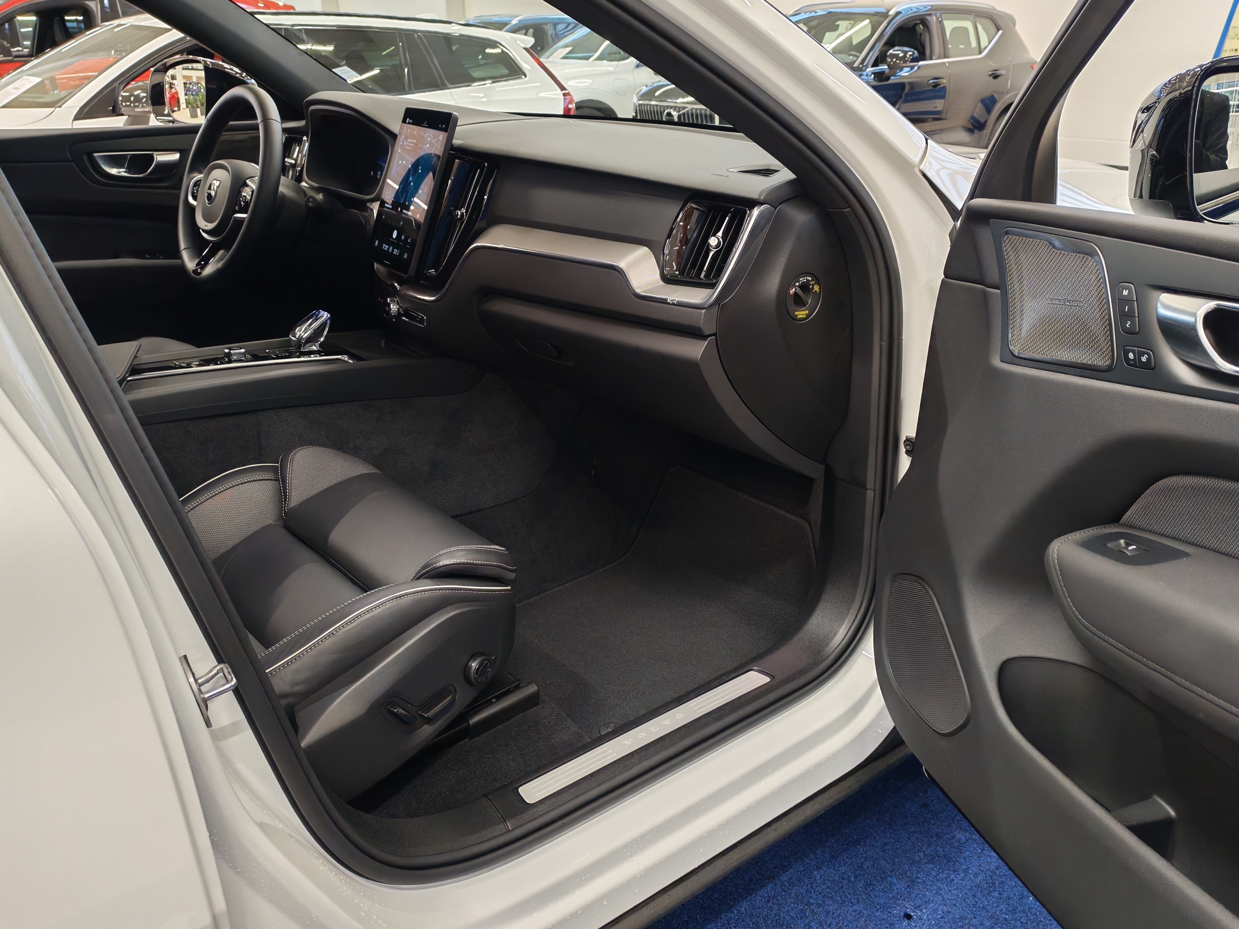 VOLVO XC60 2026