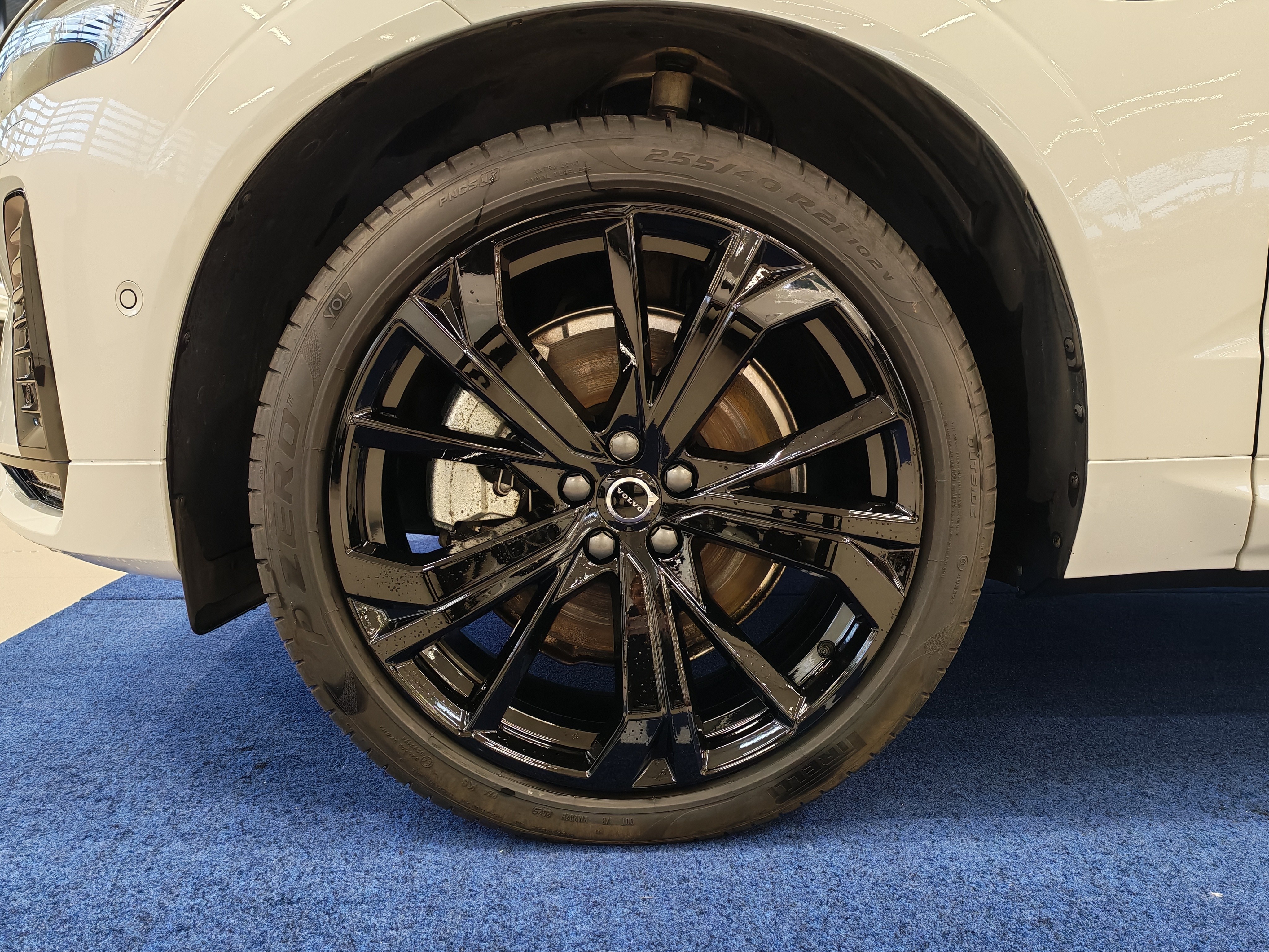 VOLVO XC60 2026