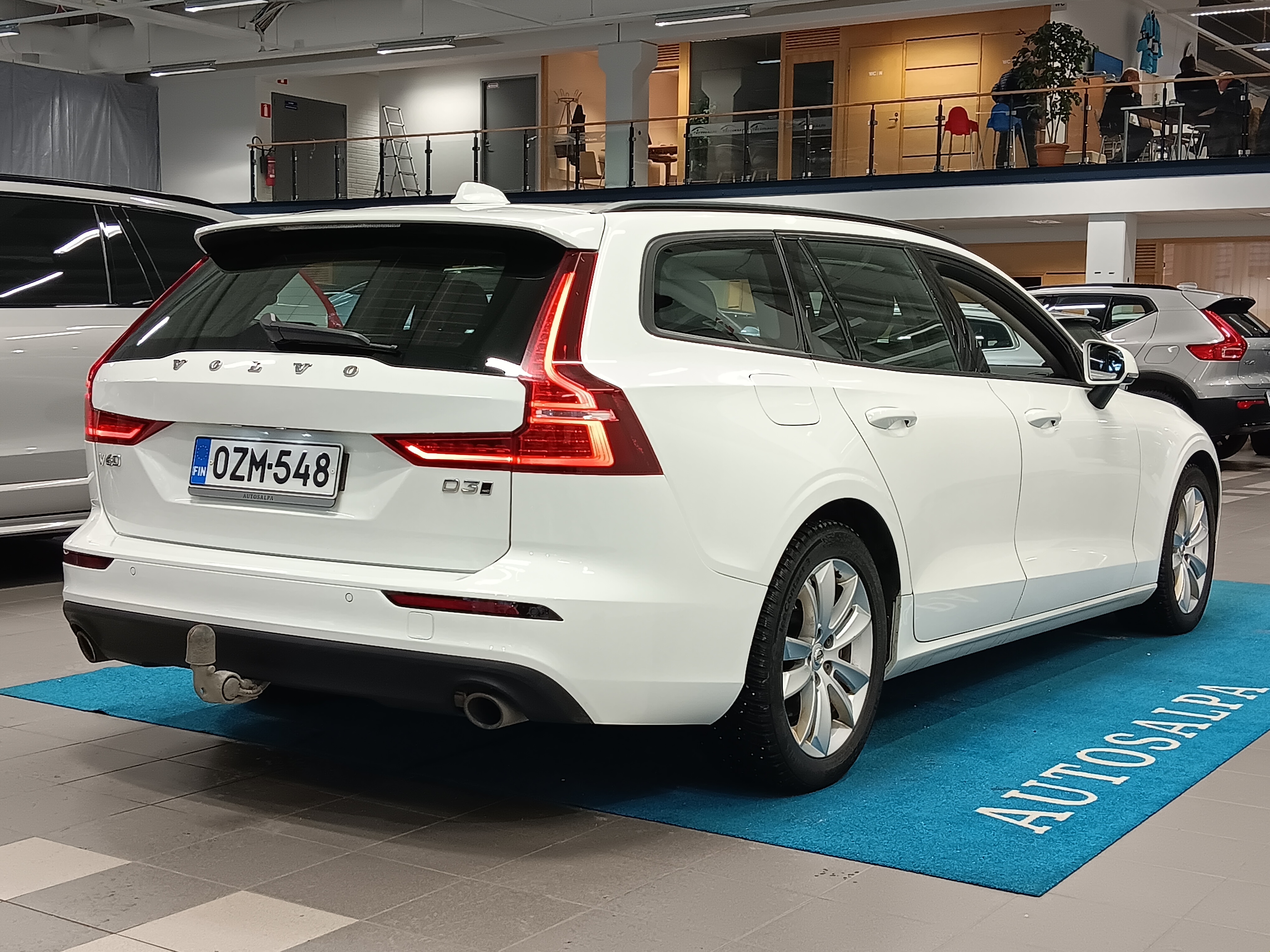 VOLVO V60 2019
