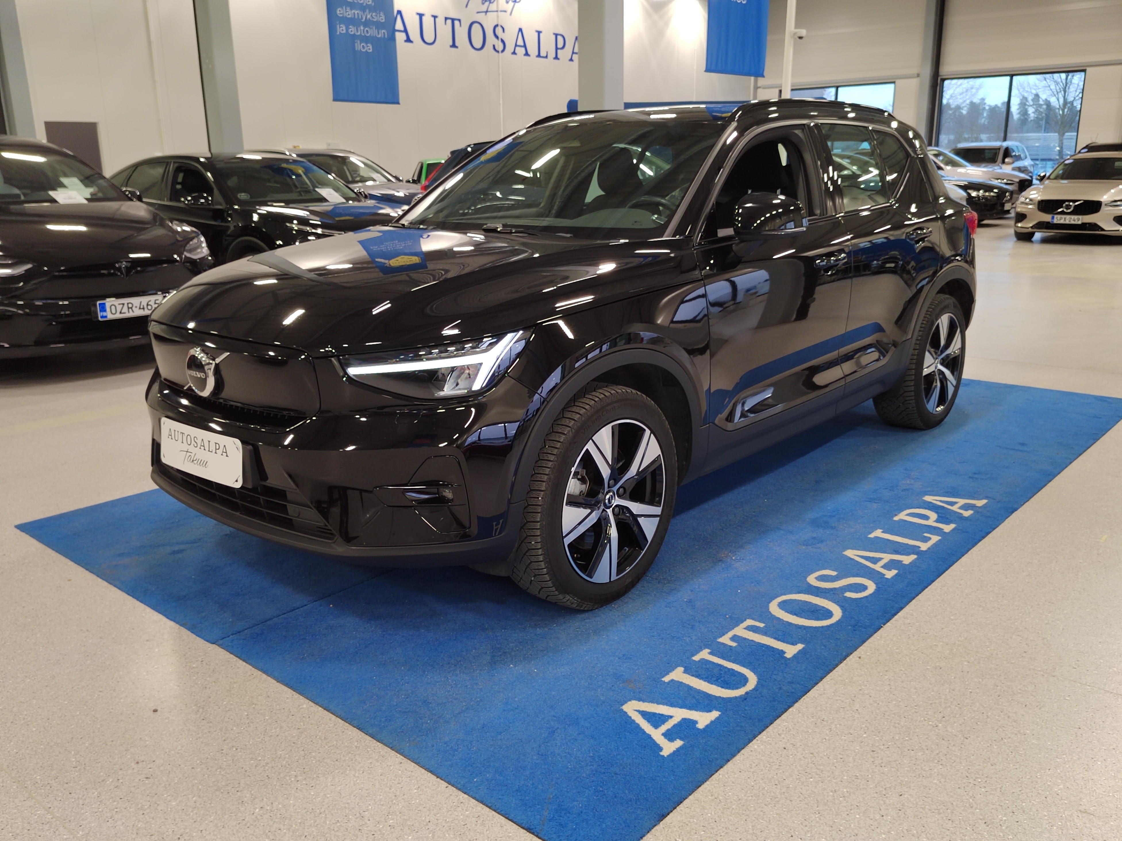 VOLVO XC40 2023