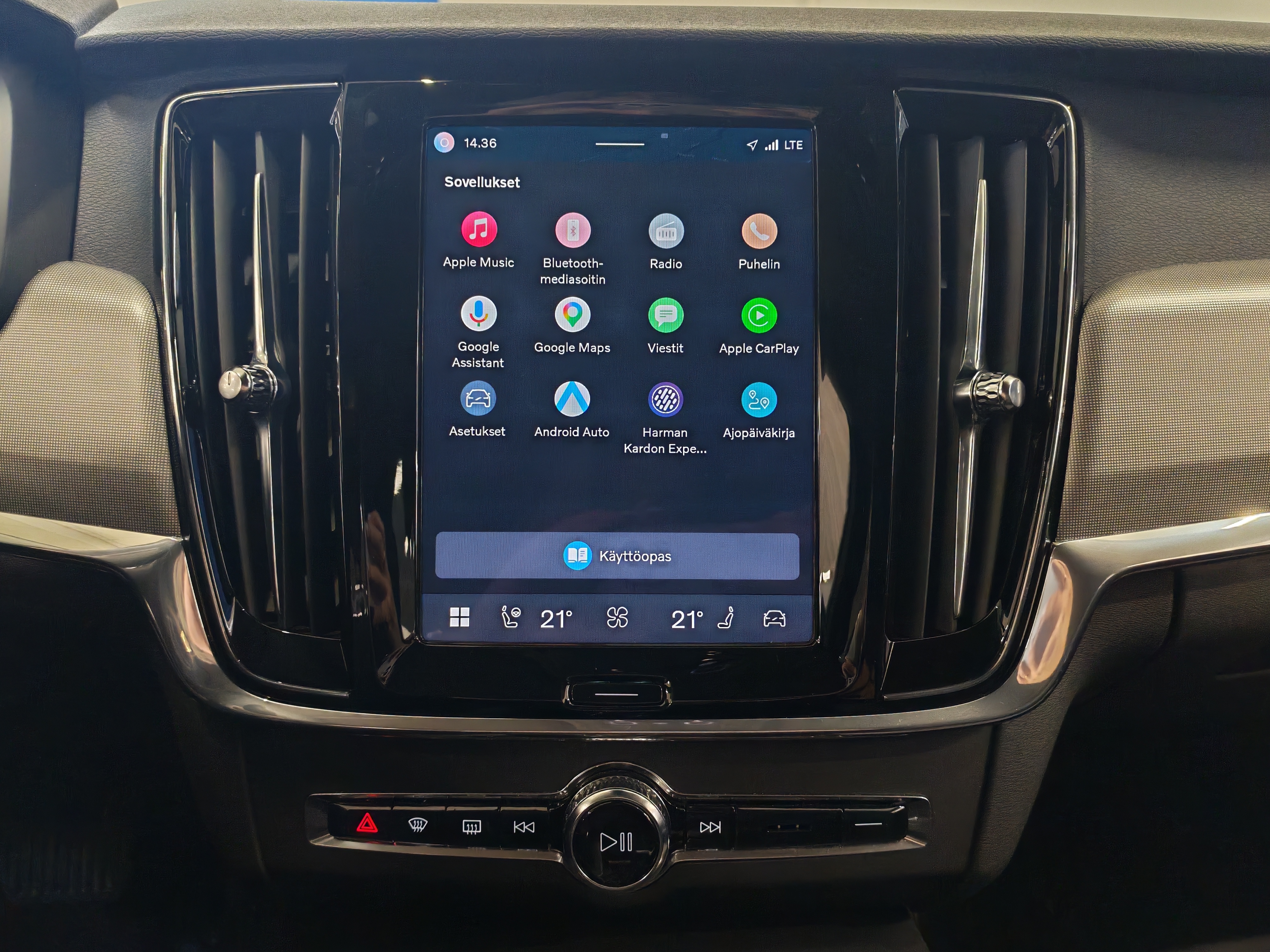 VOLVO V90 2024
