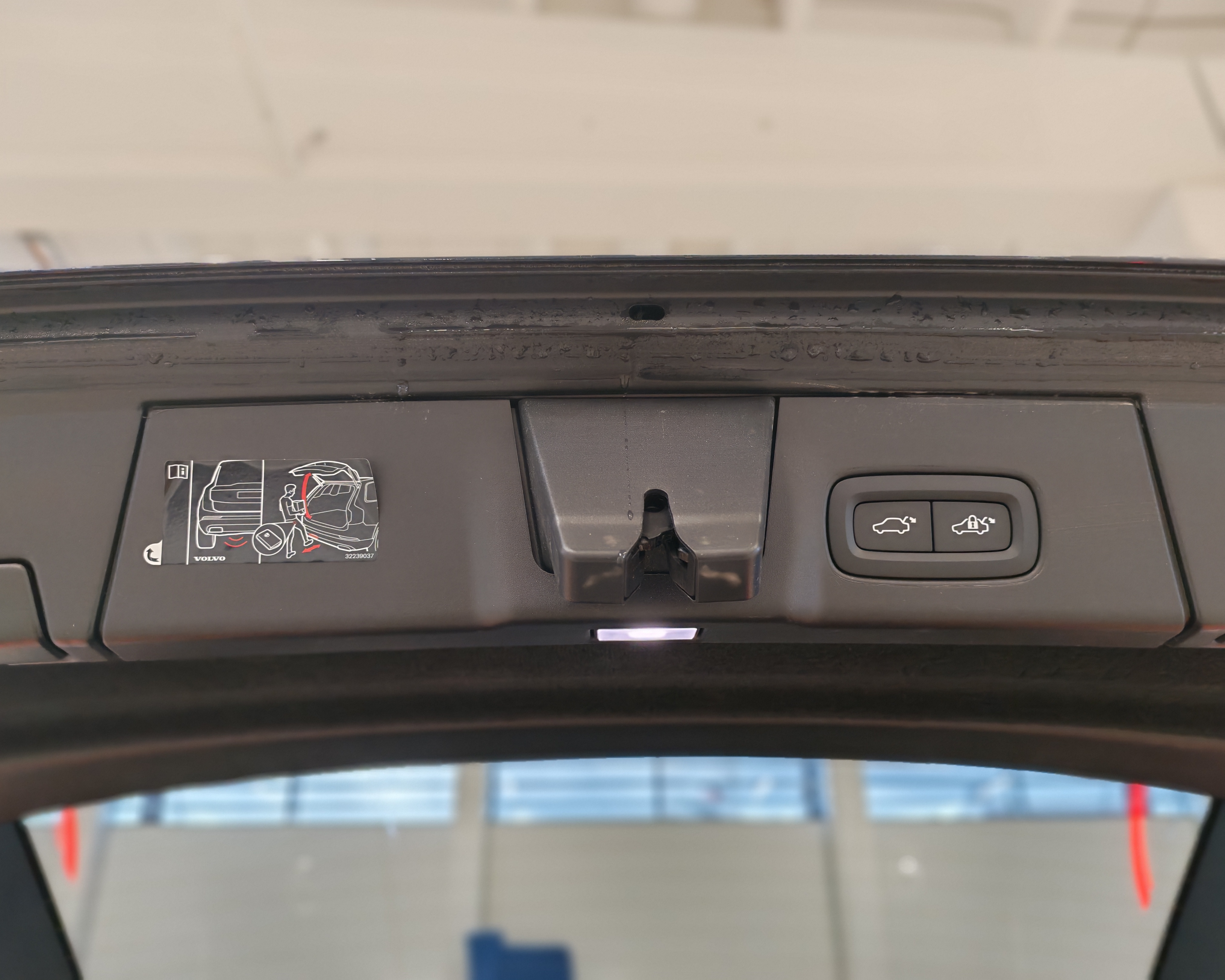 VOLVO V90 2024