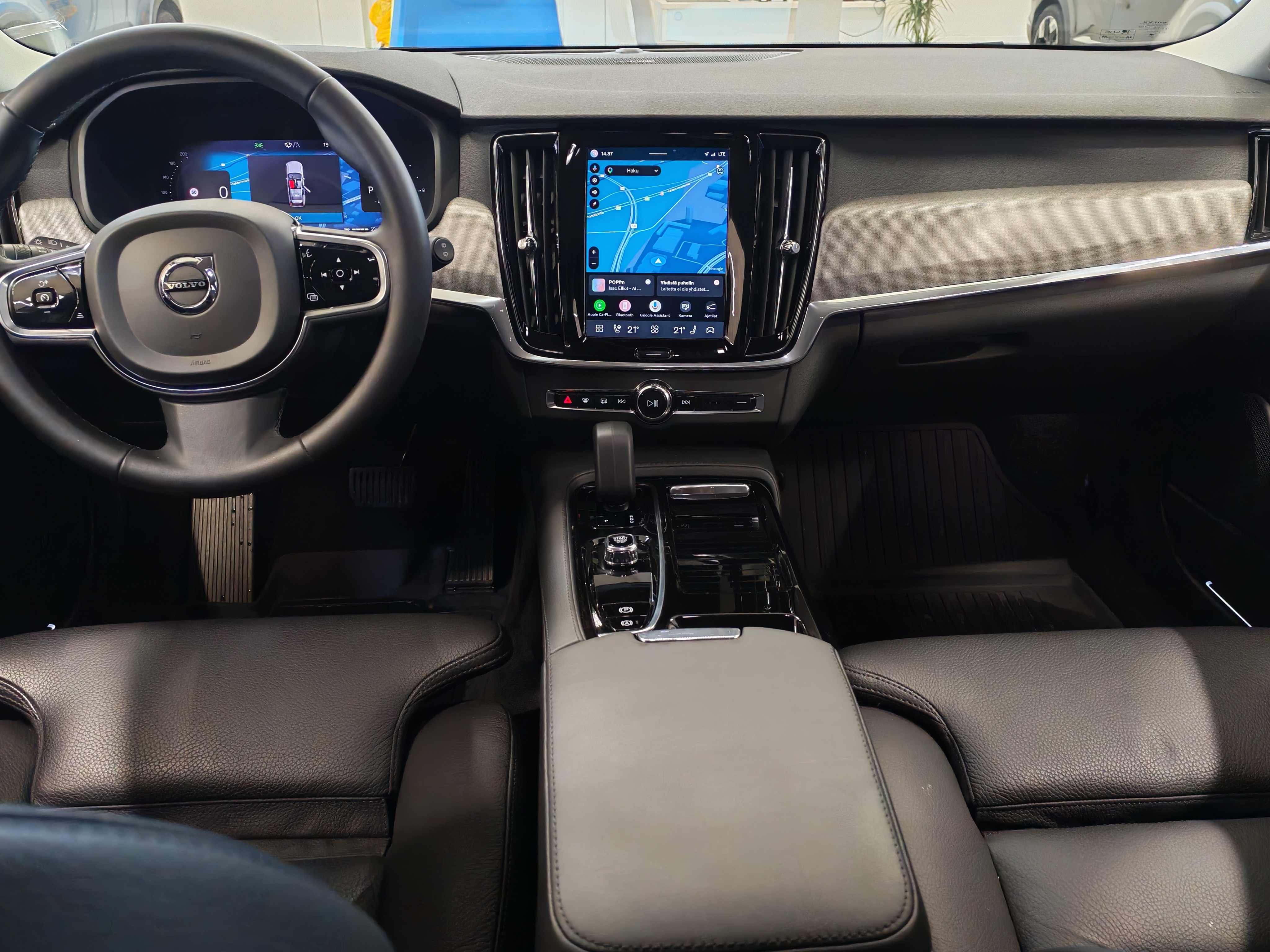 VOLVO V90 2024