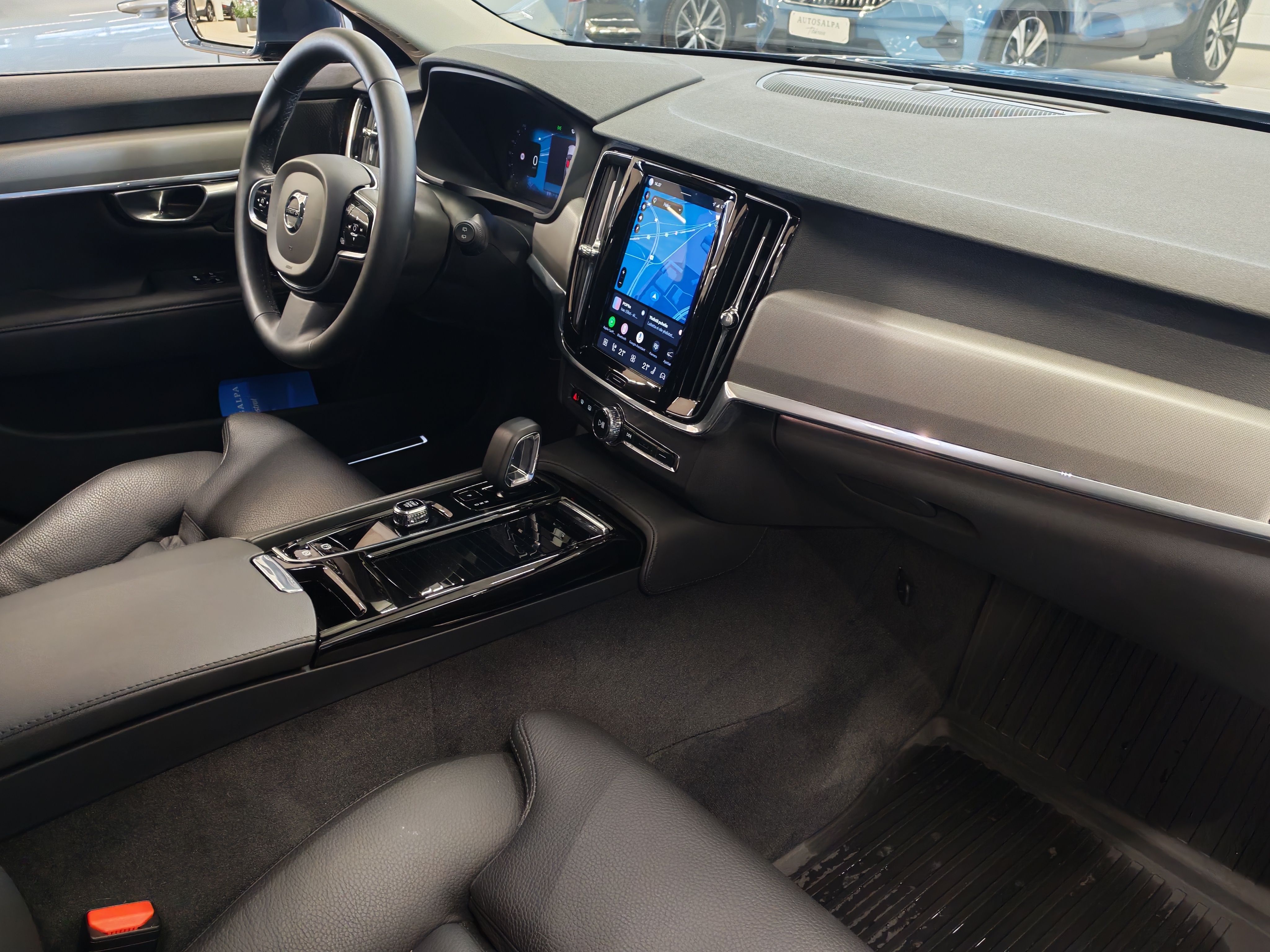 VOLVO V90 2024