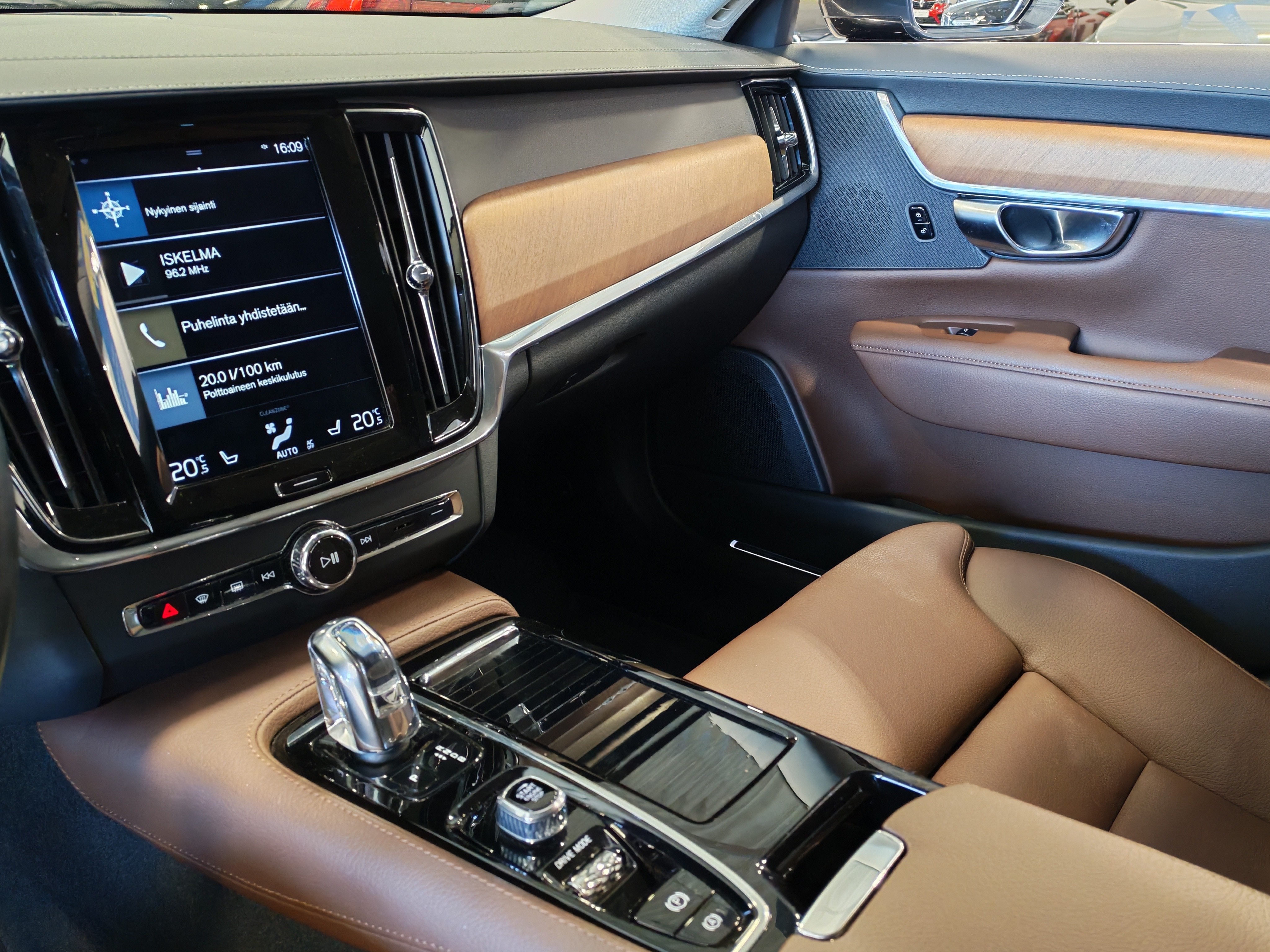 VOLVO V90 2019
