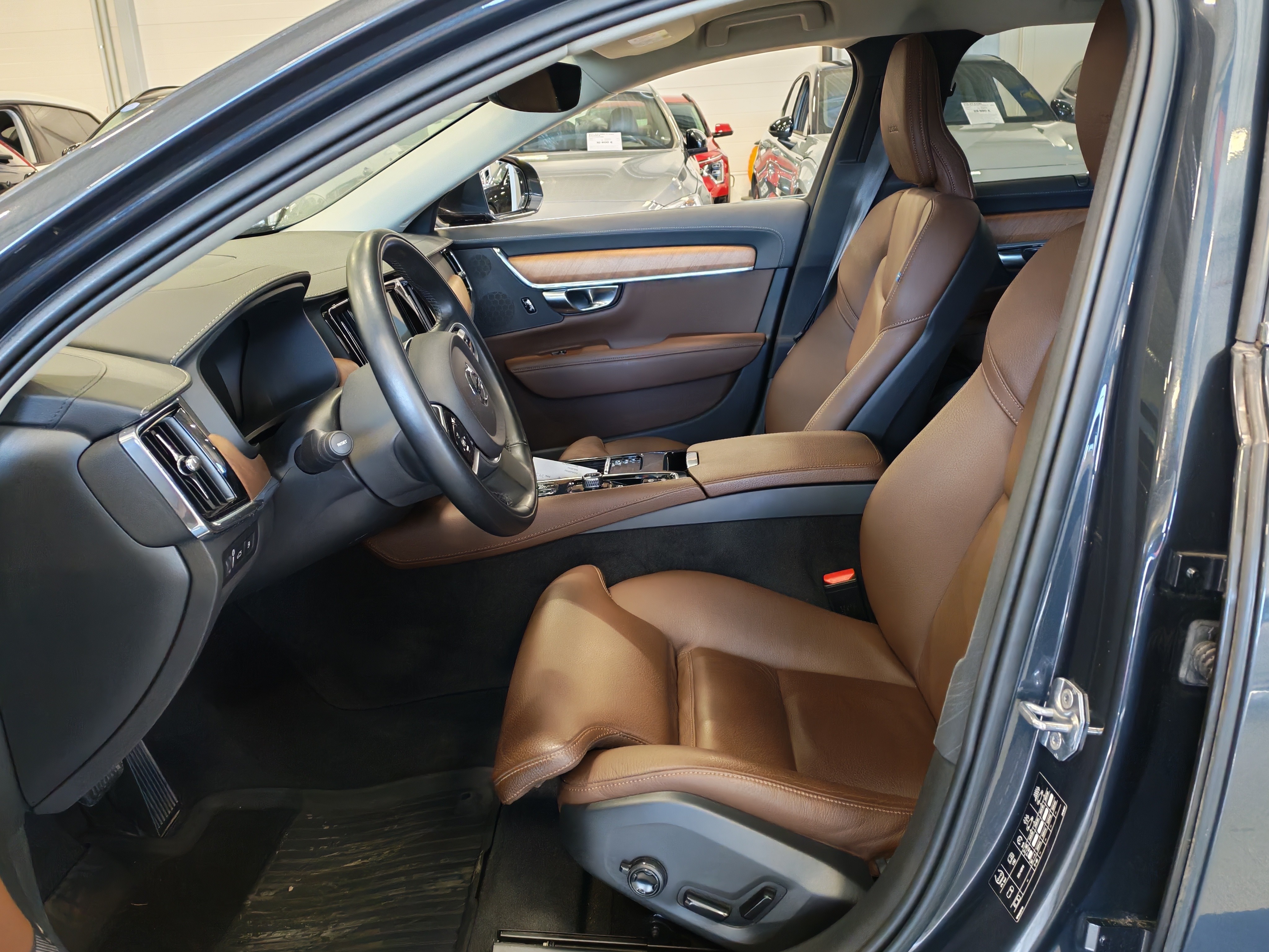 VOLVO V90 2019
