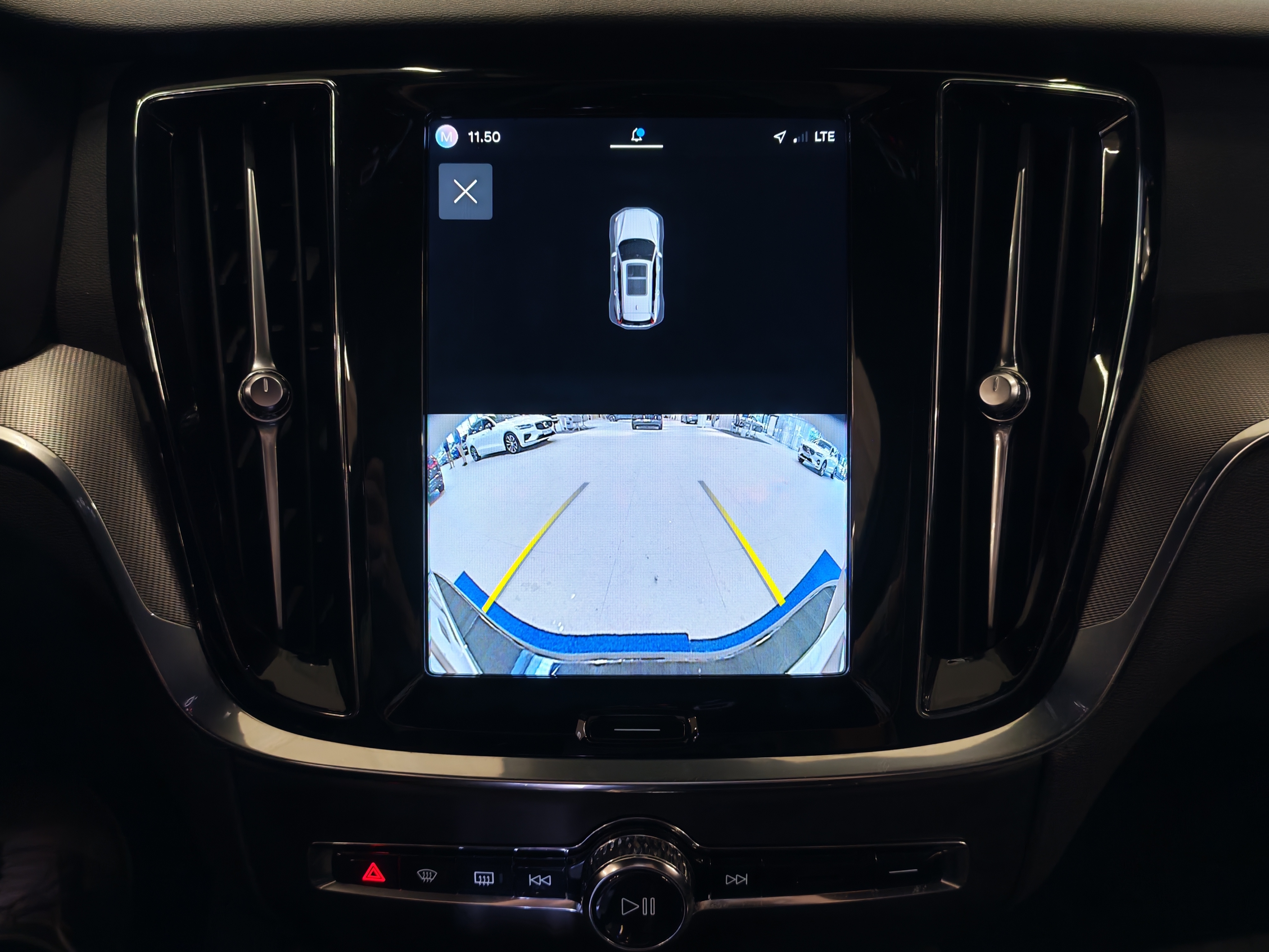 VOLVO V60 2023