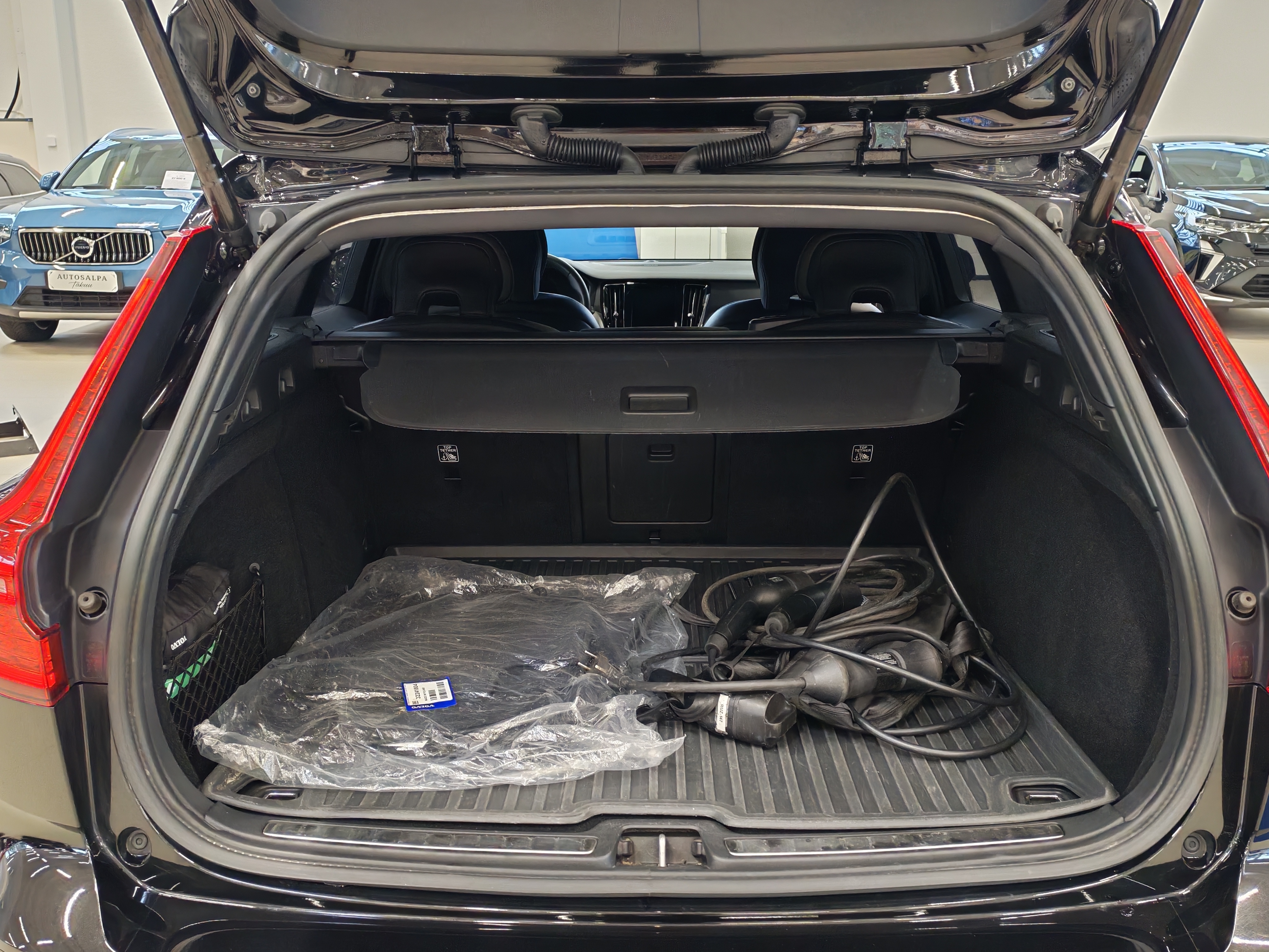 VOLVO V60 2023