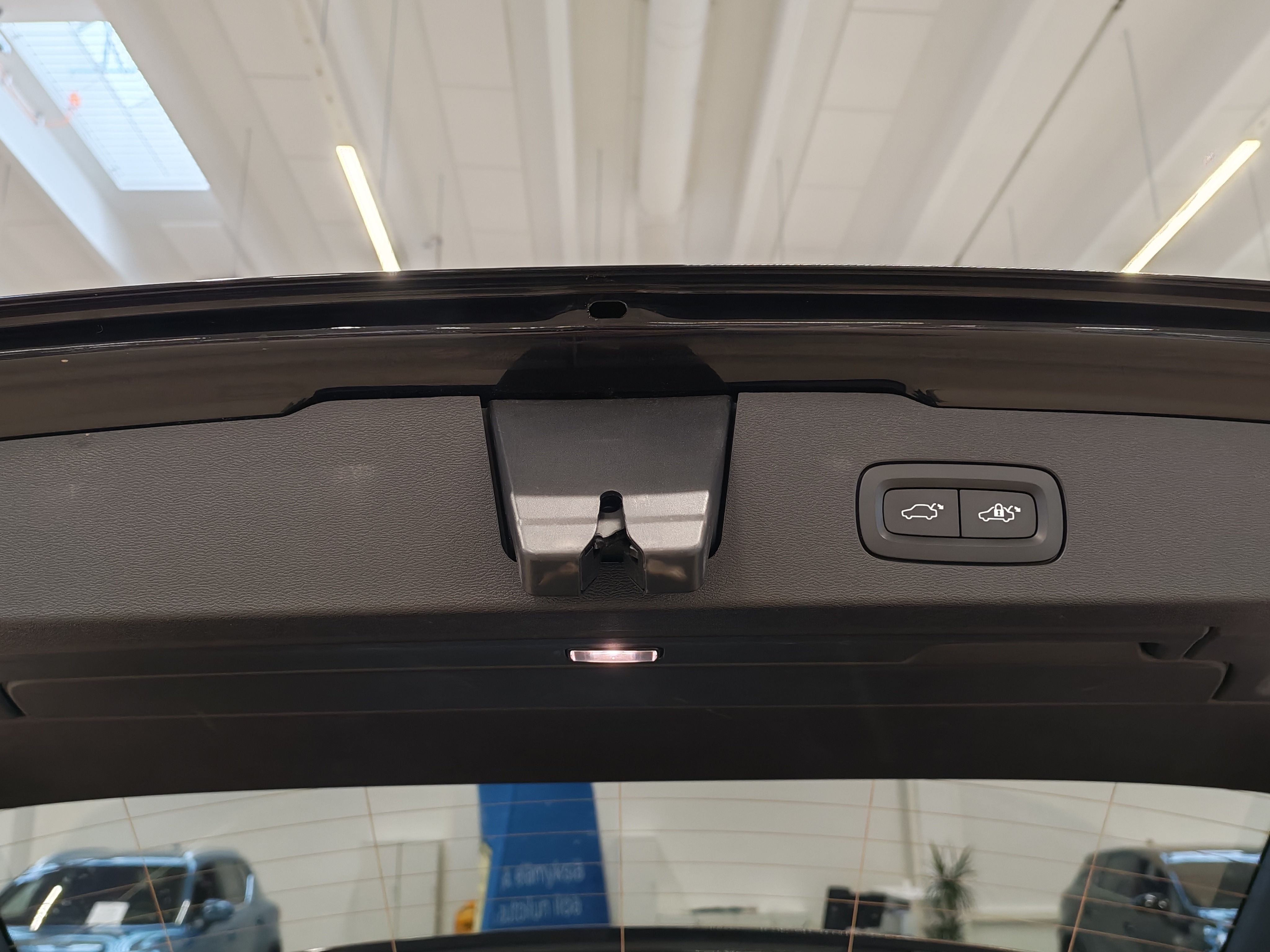 VOLVO V60 2023