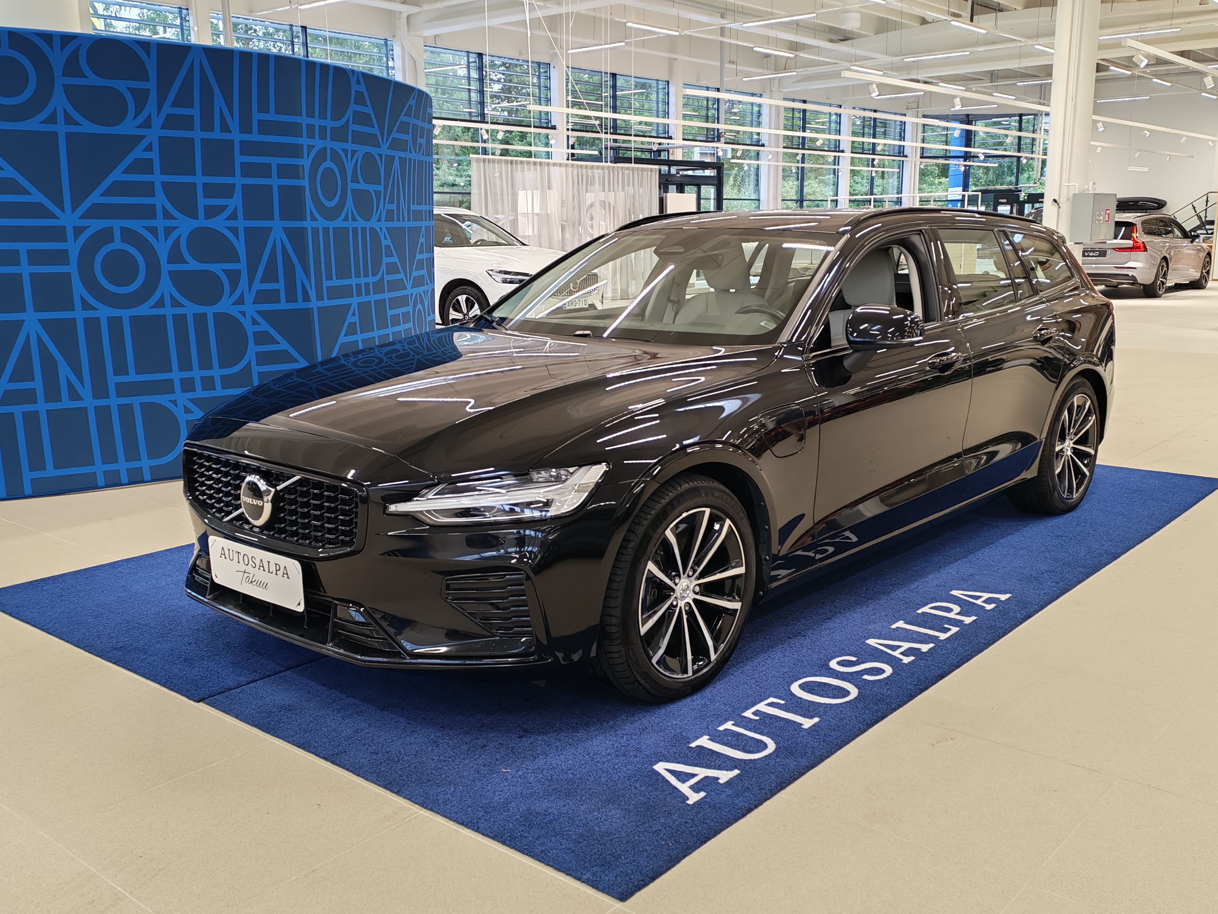 VOLVO V60 2023