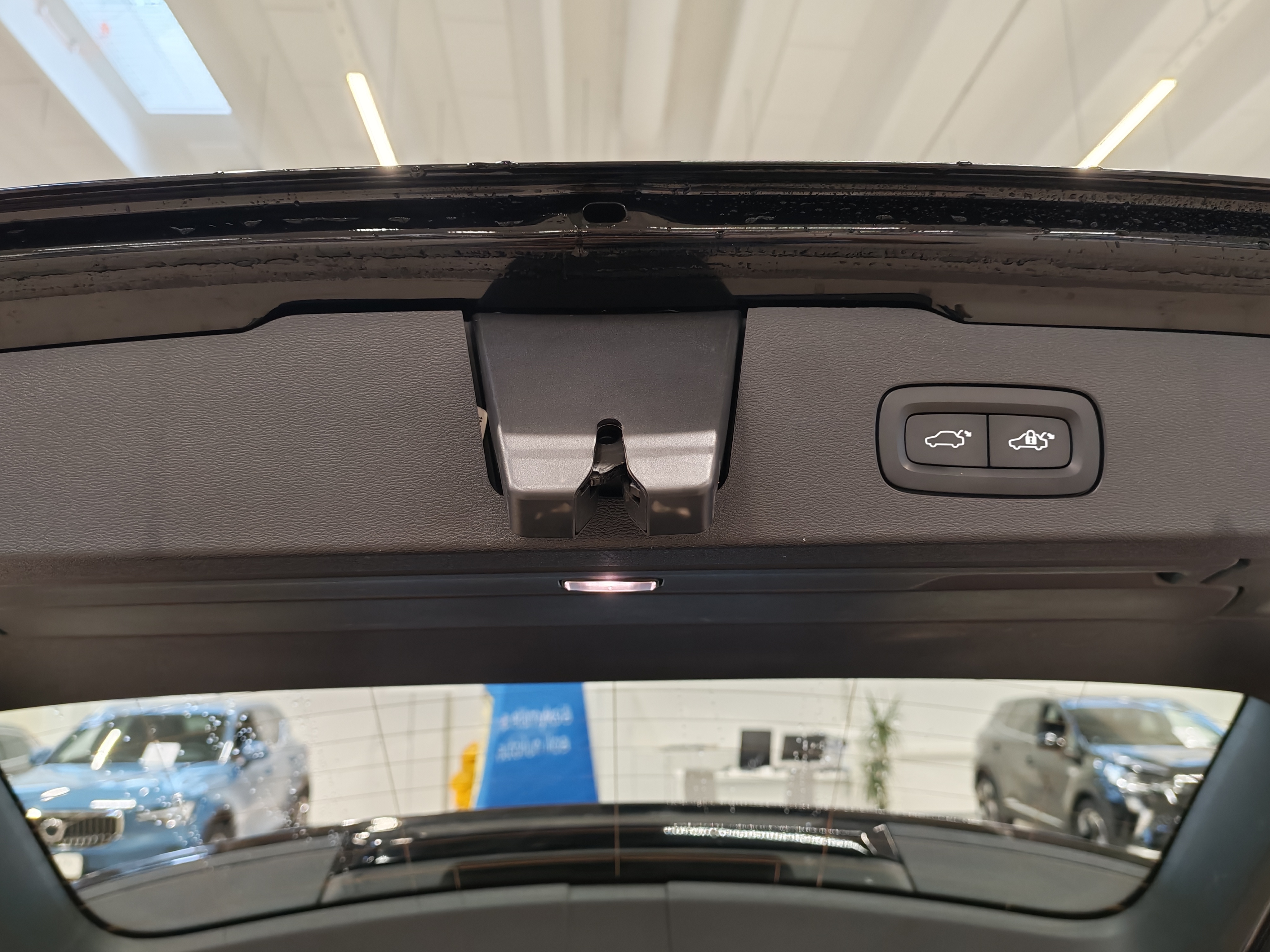 VOLVO V60 2023