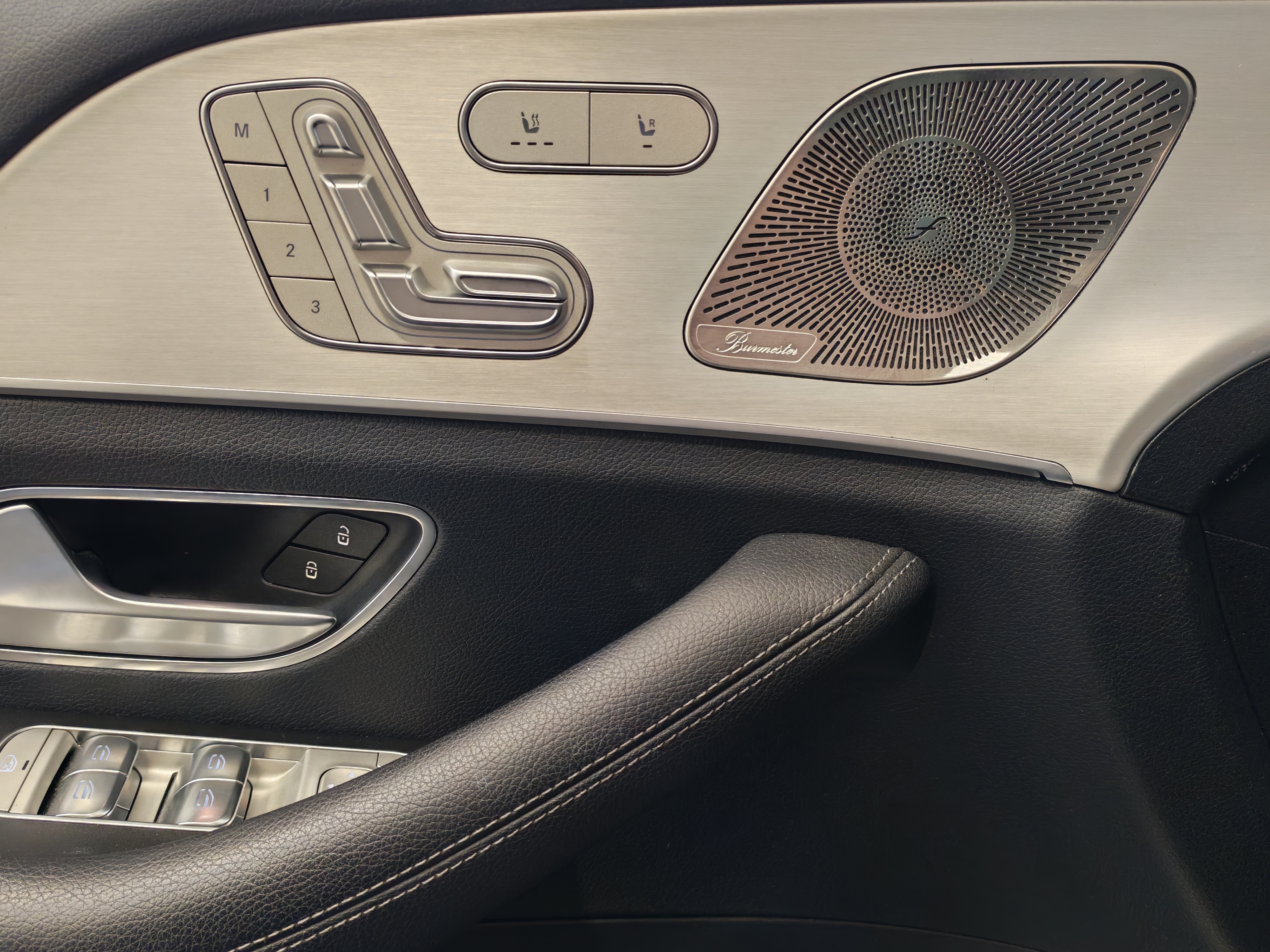 MERCEDES-BENZ GLE 2024