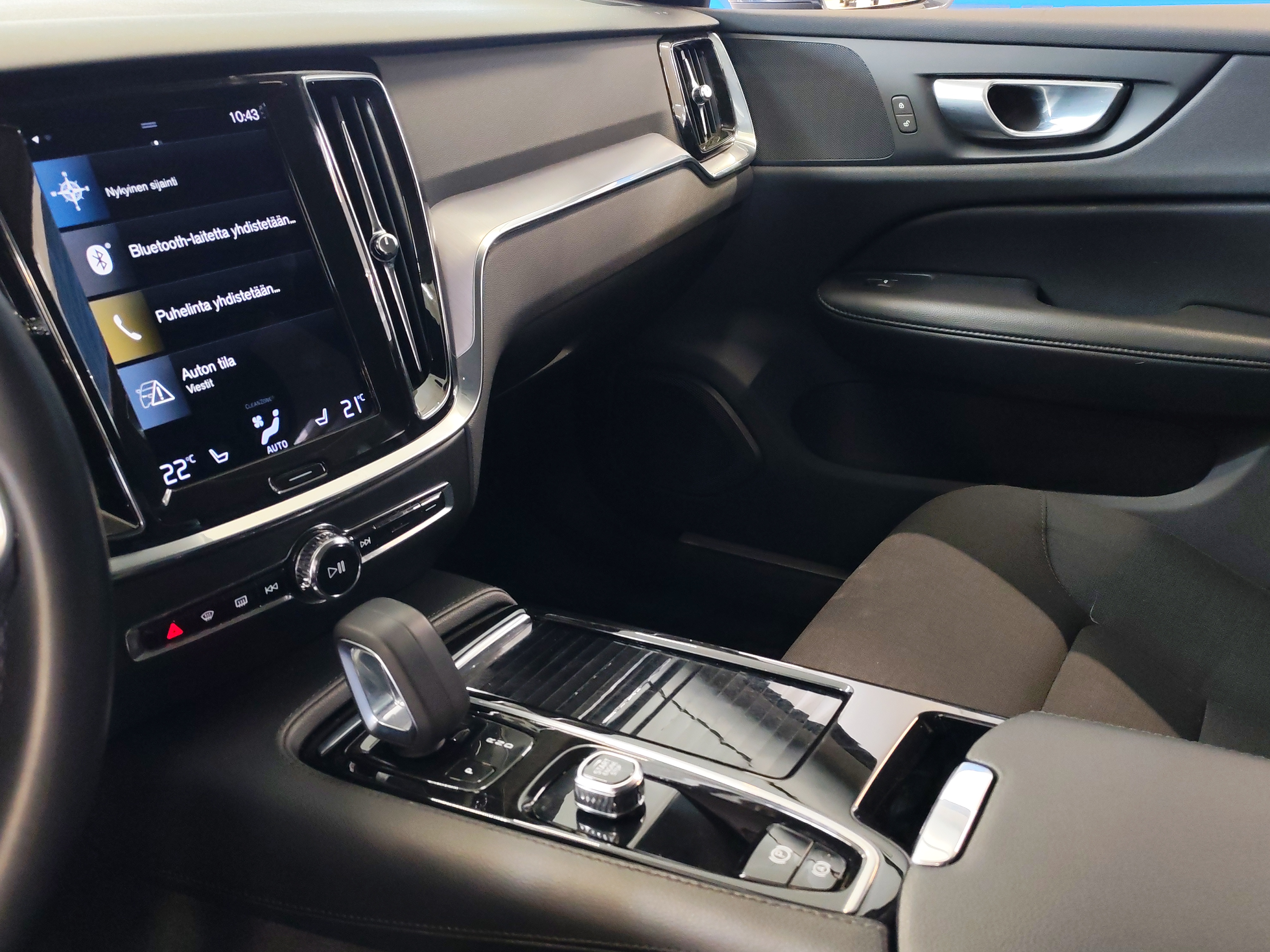 VOLVO V60 2021