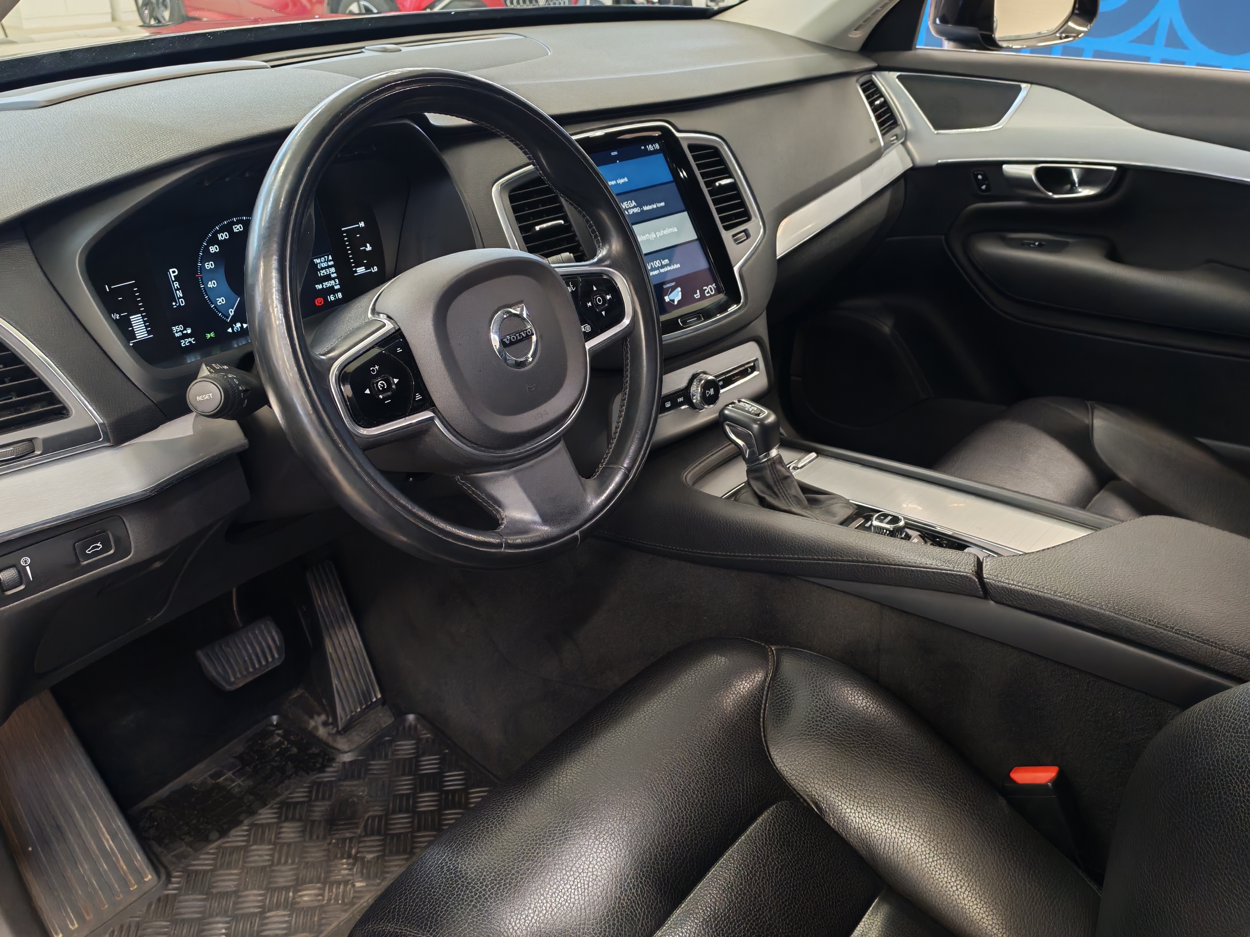 VOLVO XC90 2017