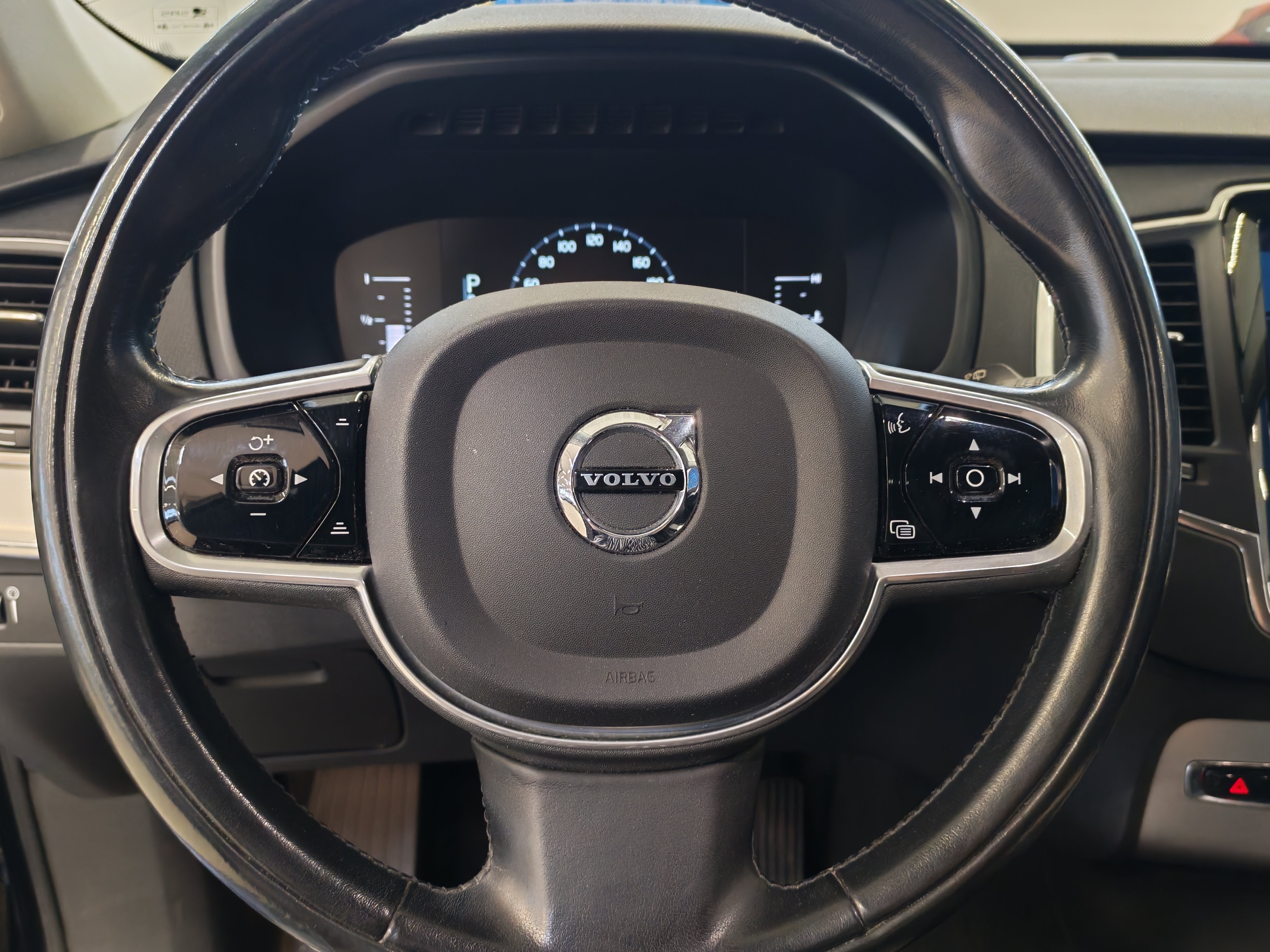 VOLVO XC90 2017