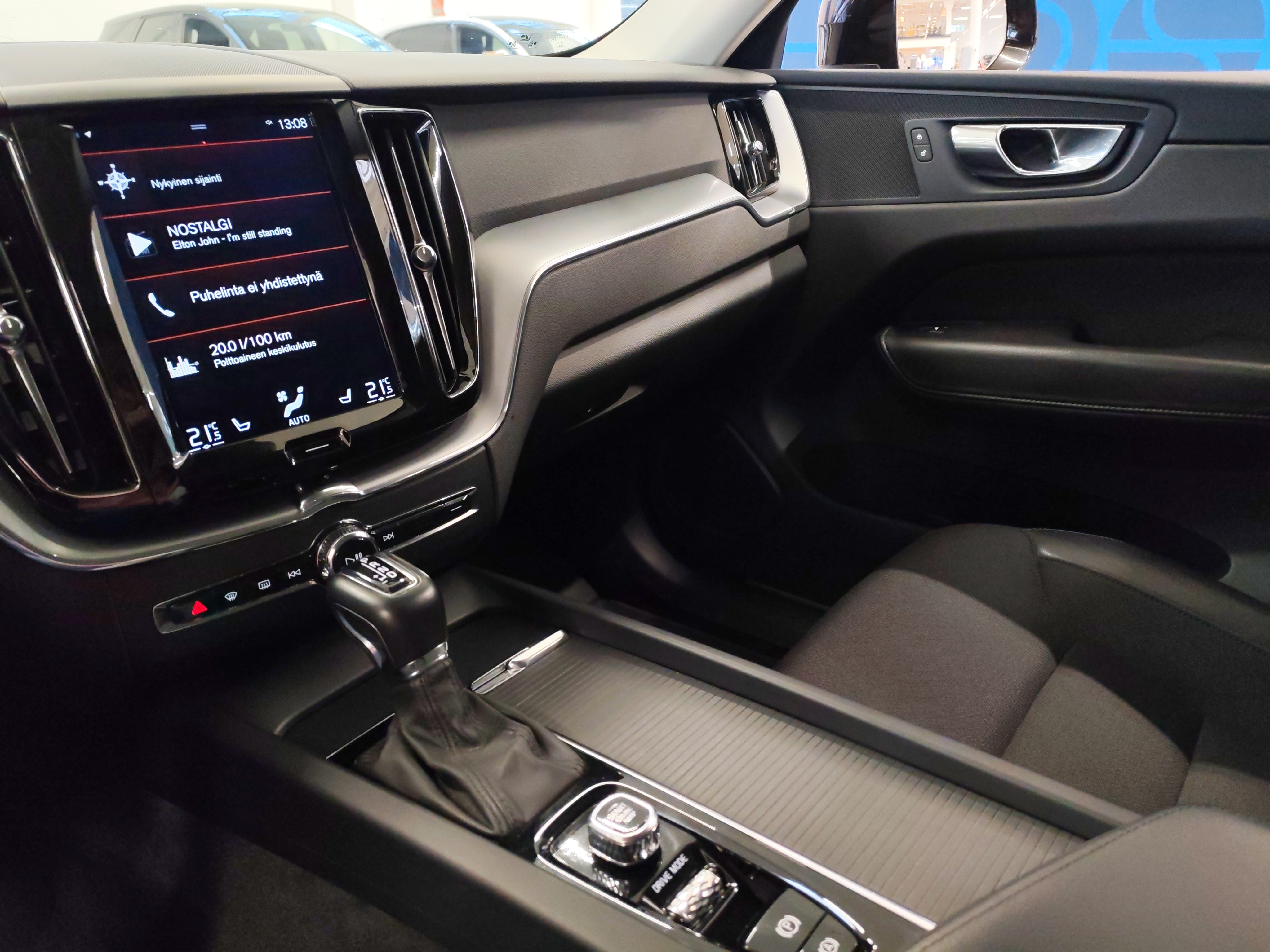 VOLVO XC60 2018