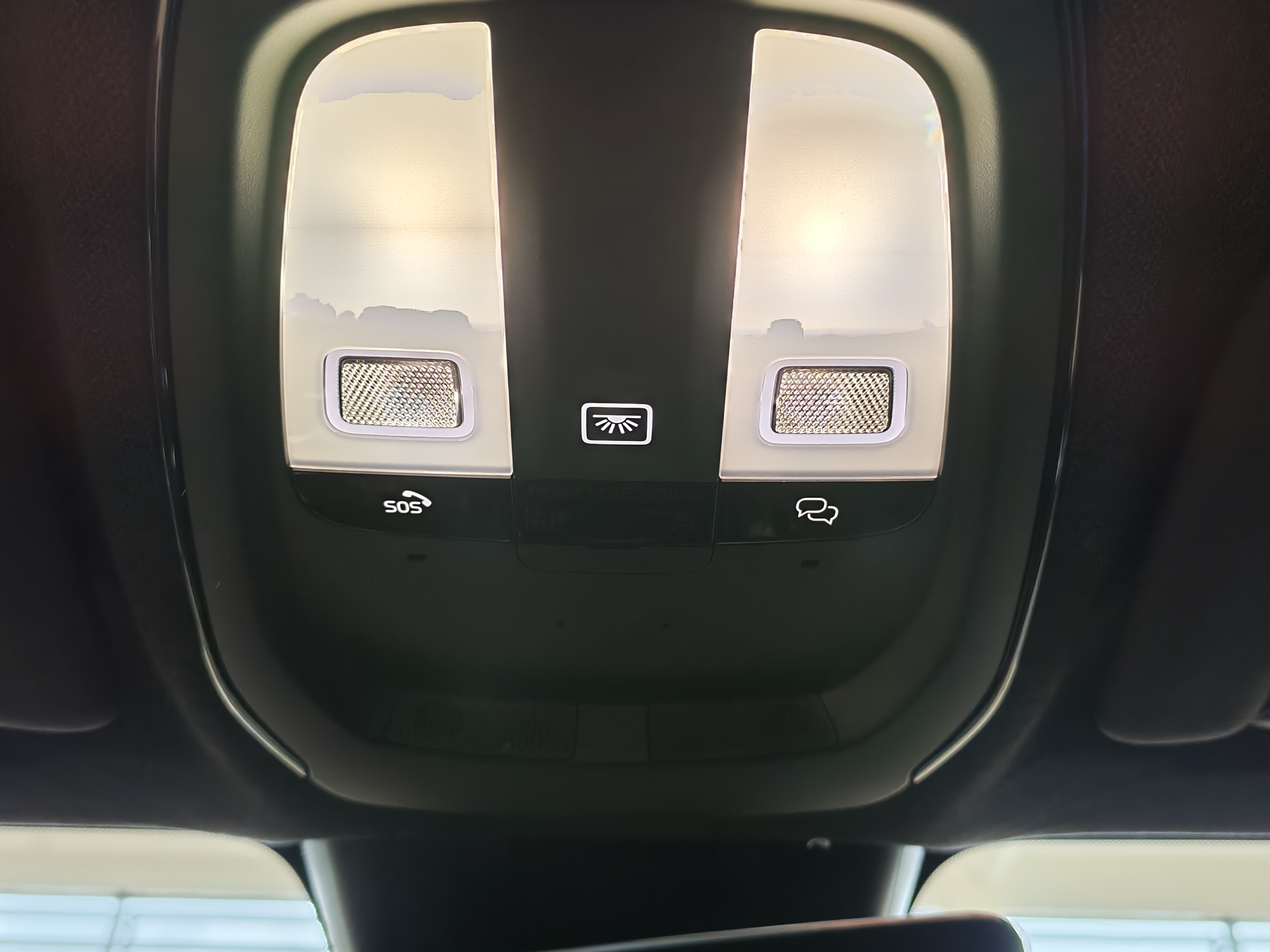 VOLVO C40 2024