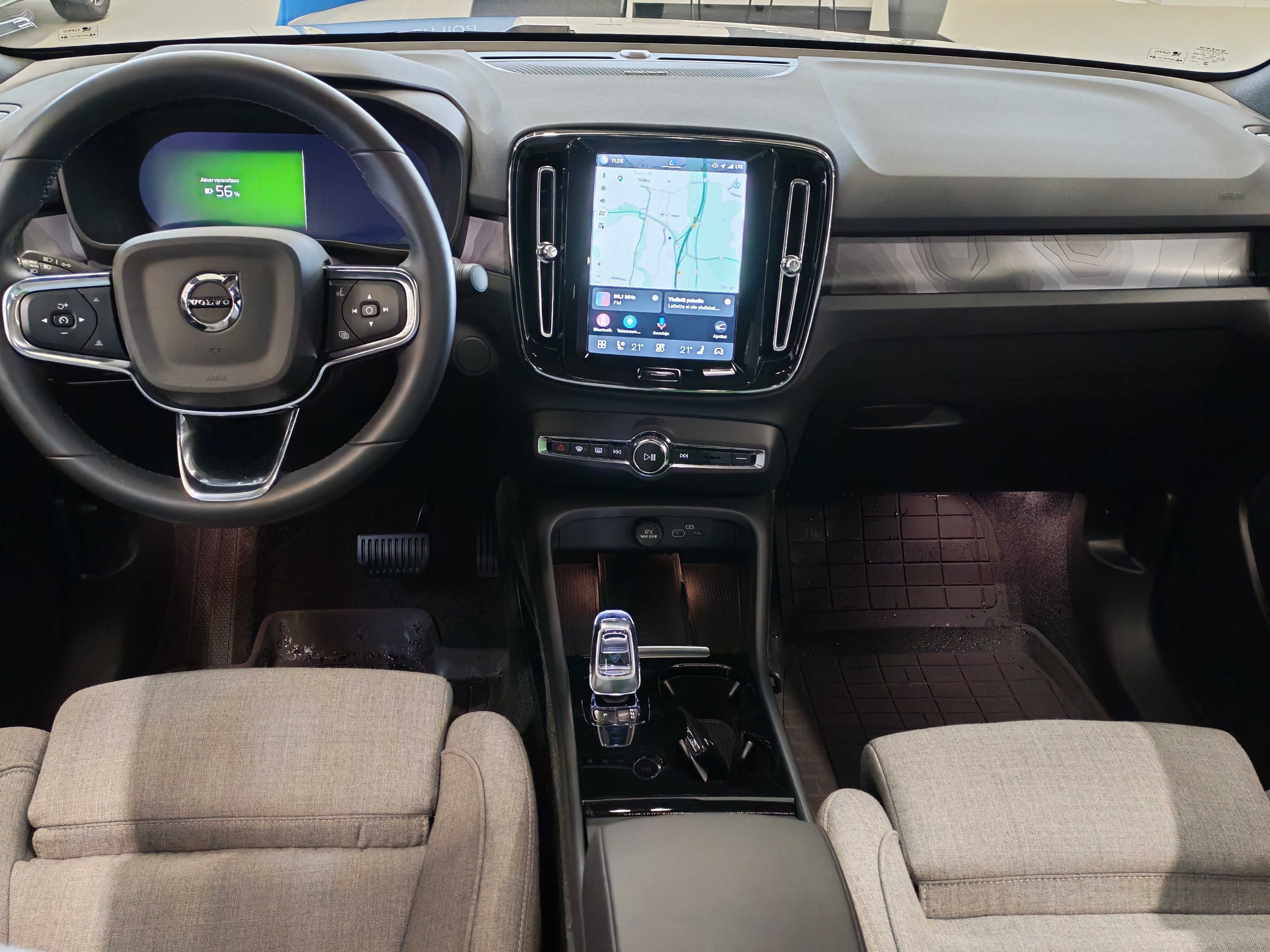 VOLVO C40 2024