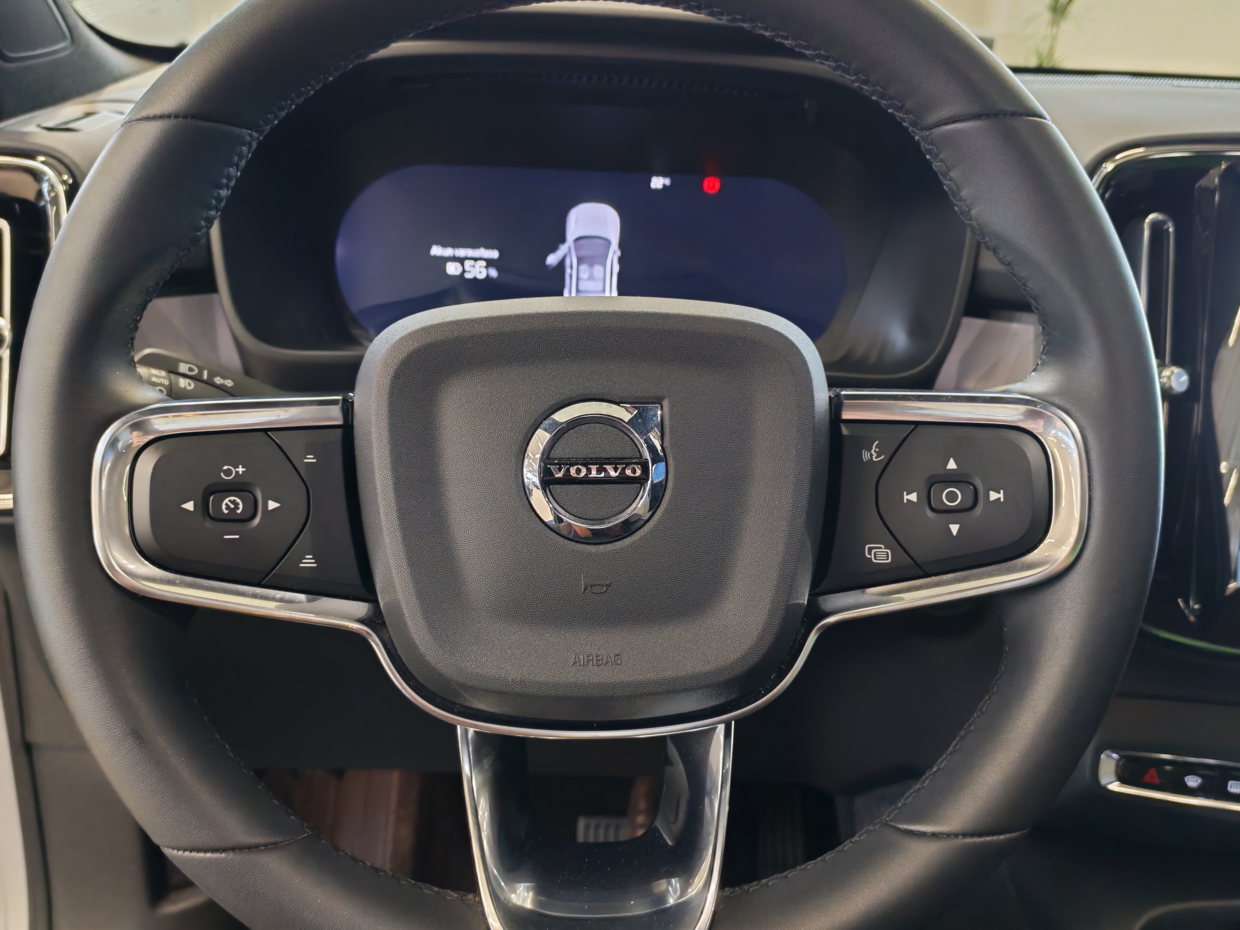 VOLVO C40 2024