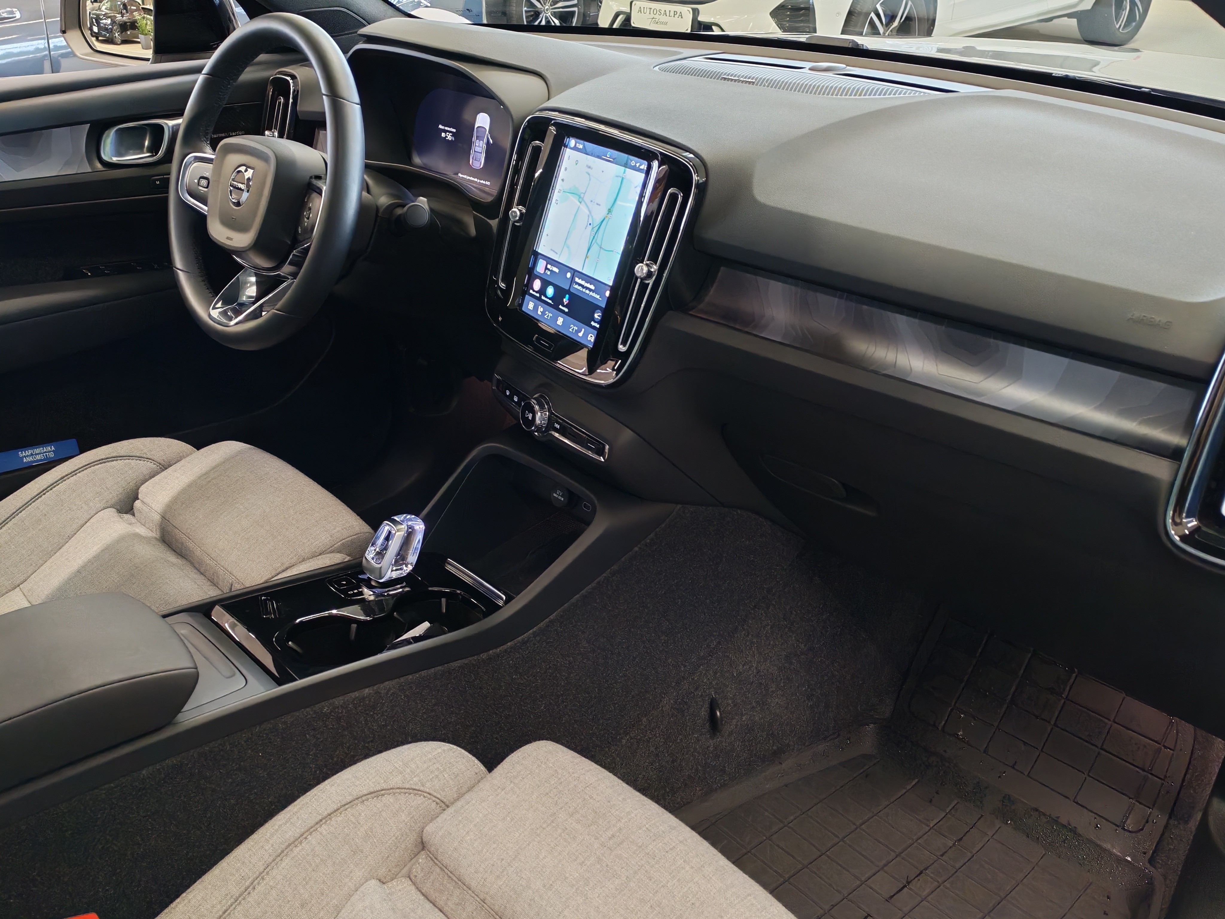 VOLVO C40 2024