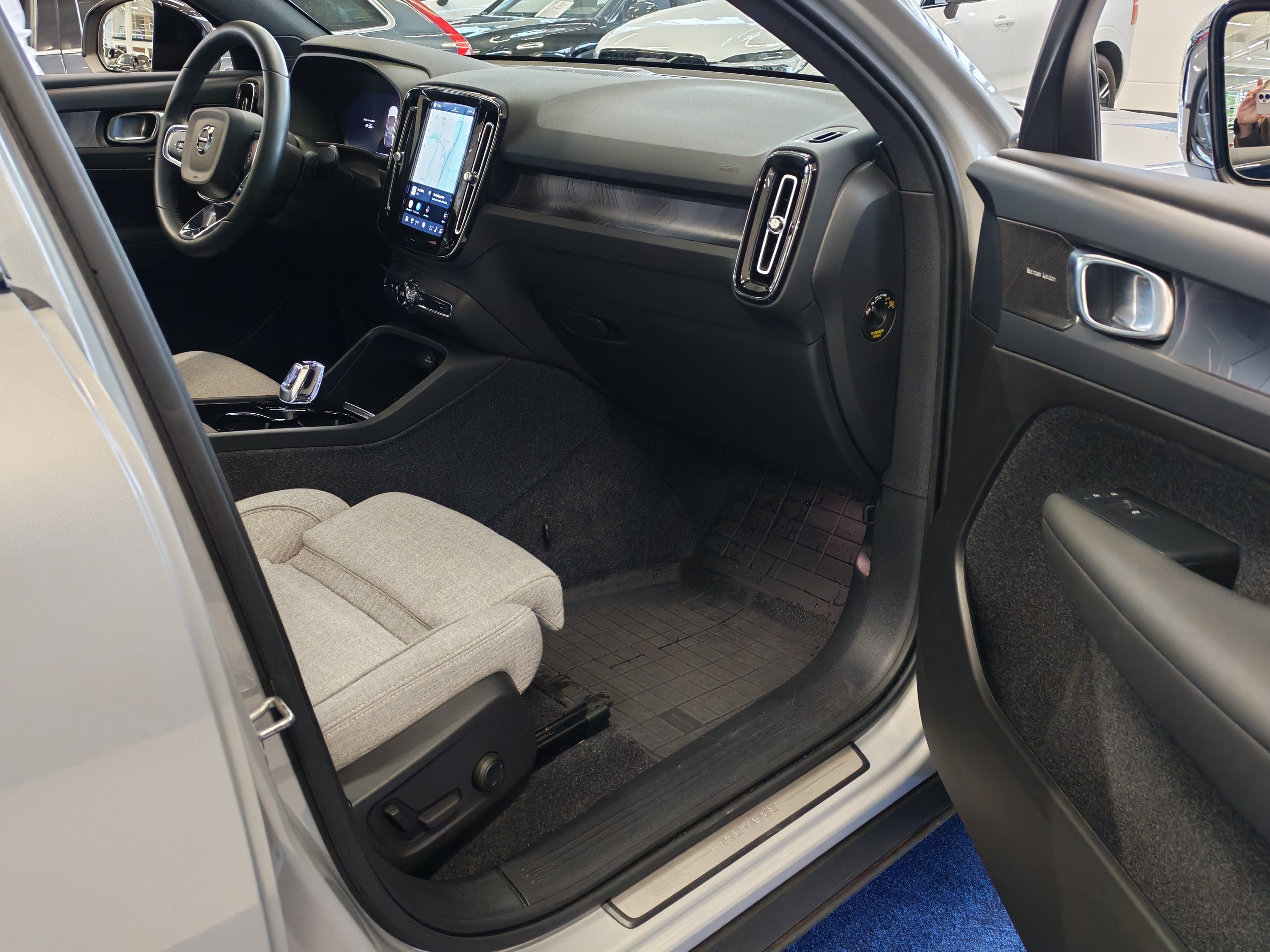 VOLVO C40 2024