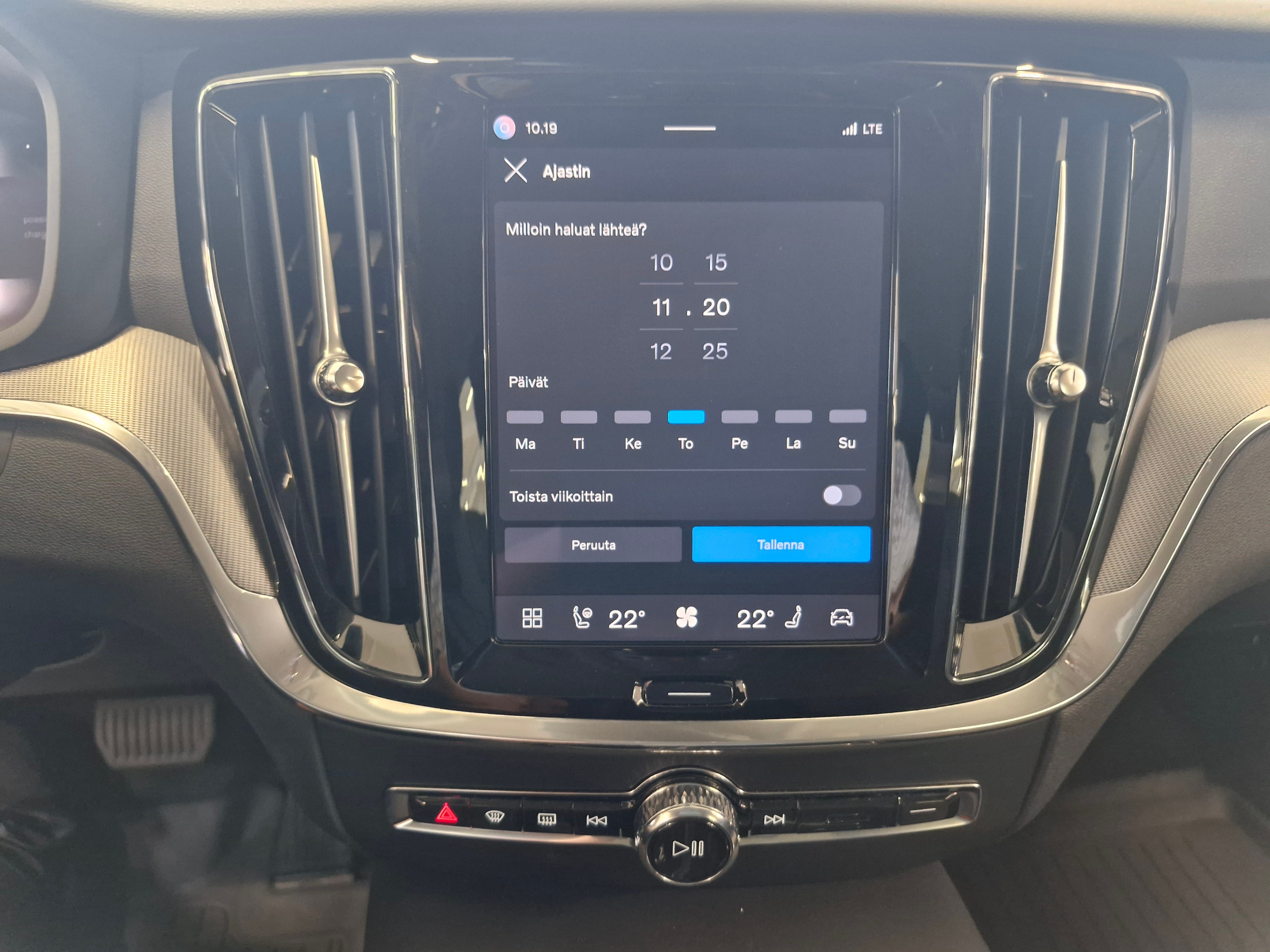 VOLVO V60 2024