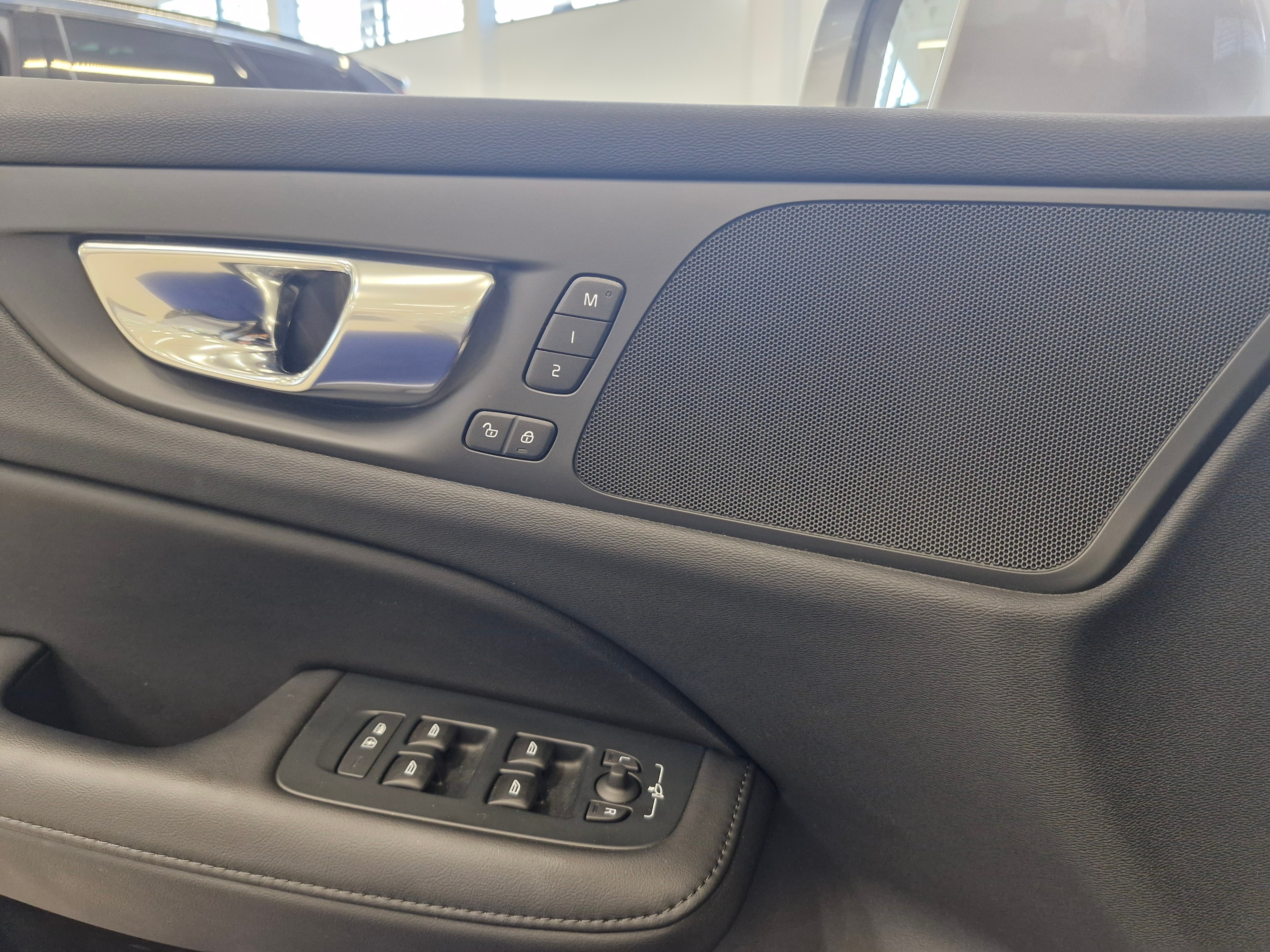 VOLVO V60 2024