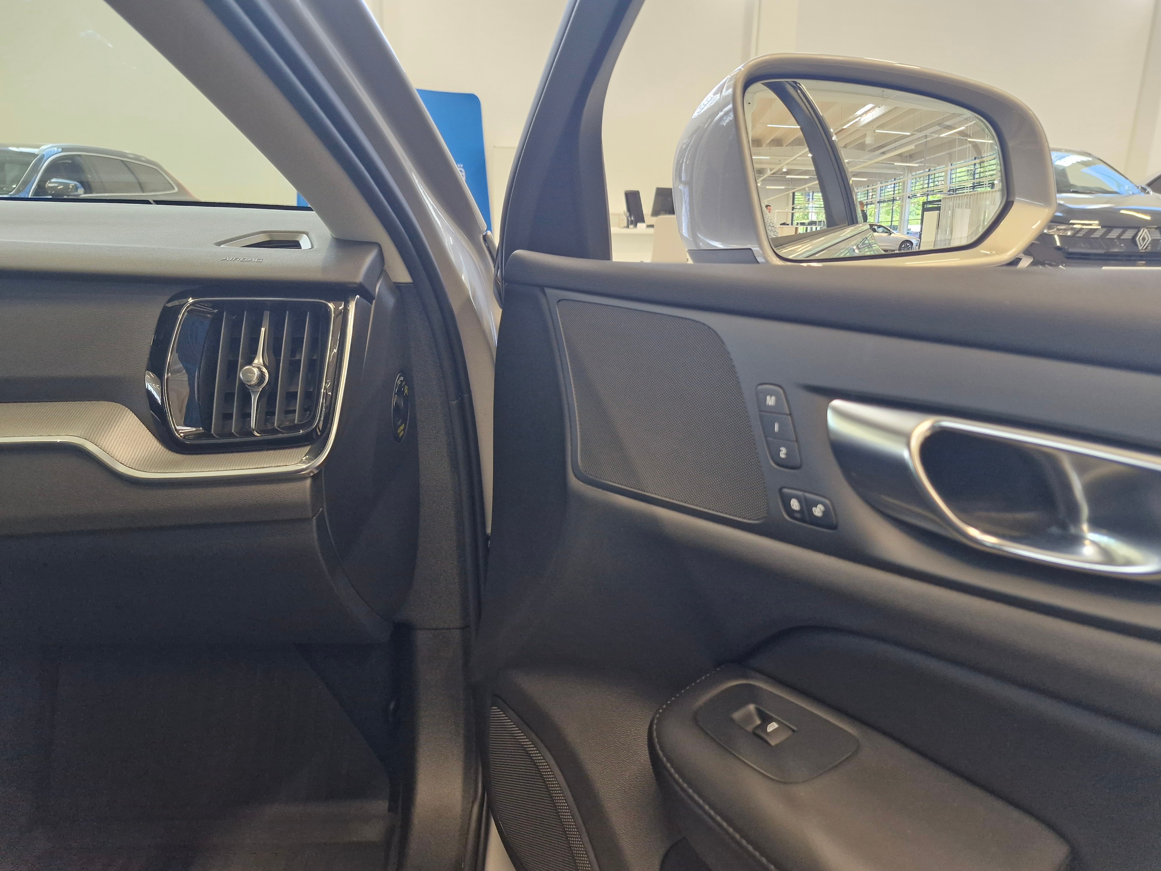 VOLVO V60 2024