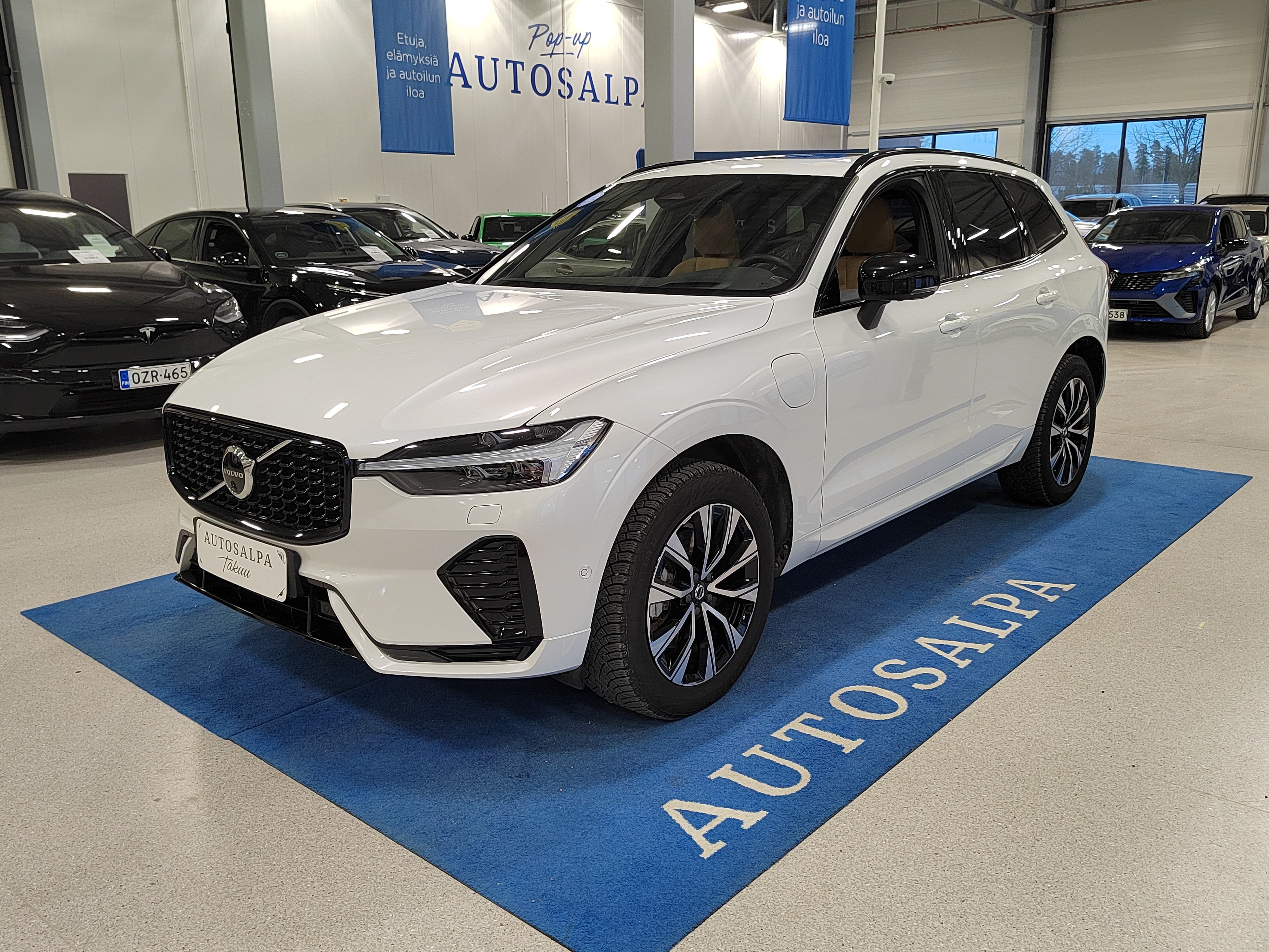 VOLVO XC60 2025