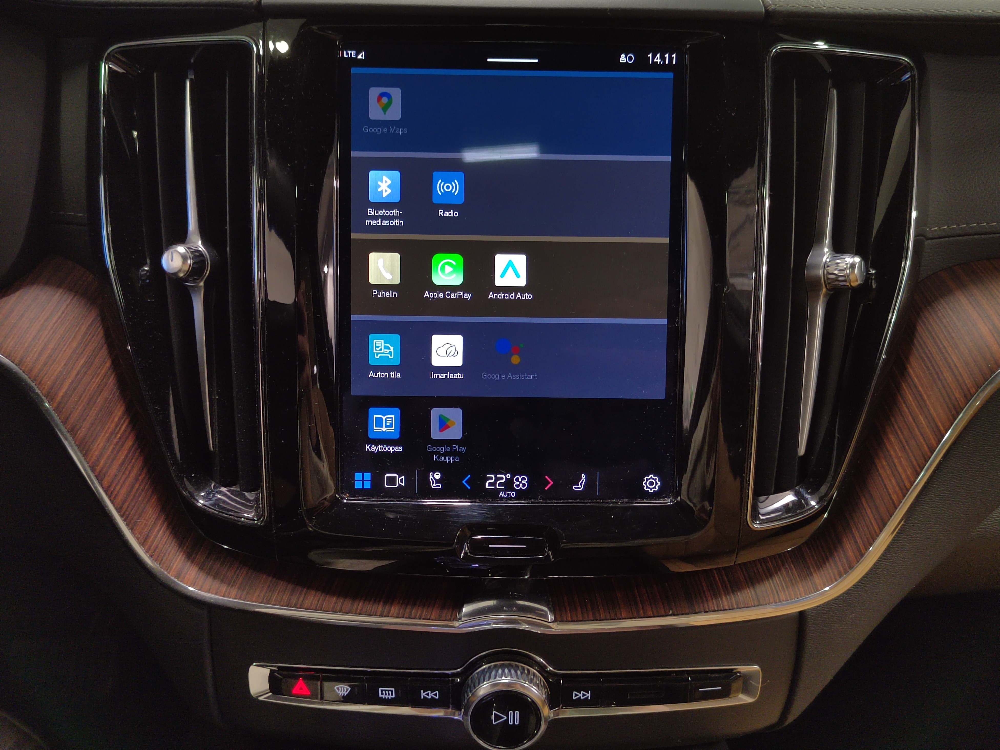VOLVO XC60 2025