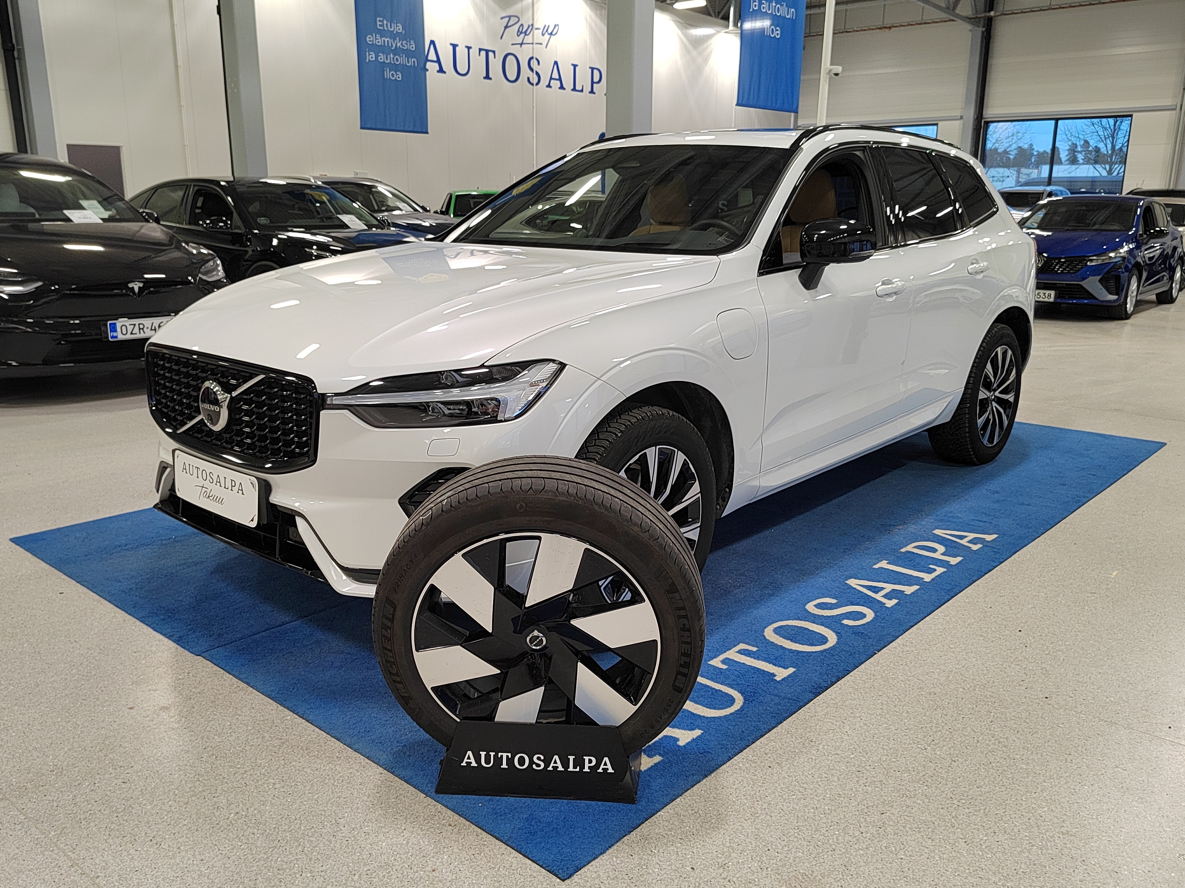 VOLVO XC60 2025