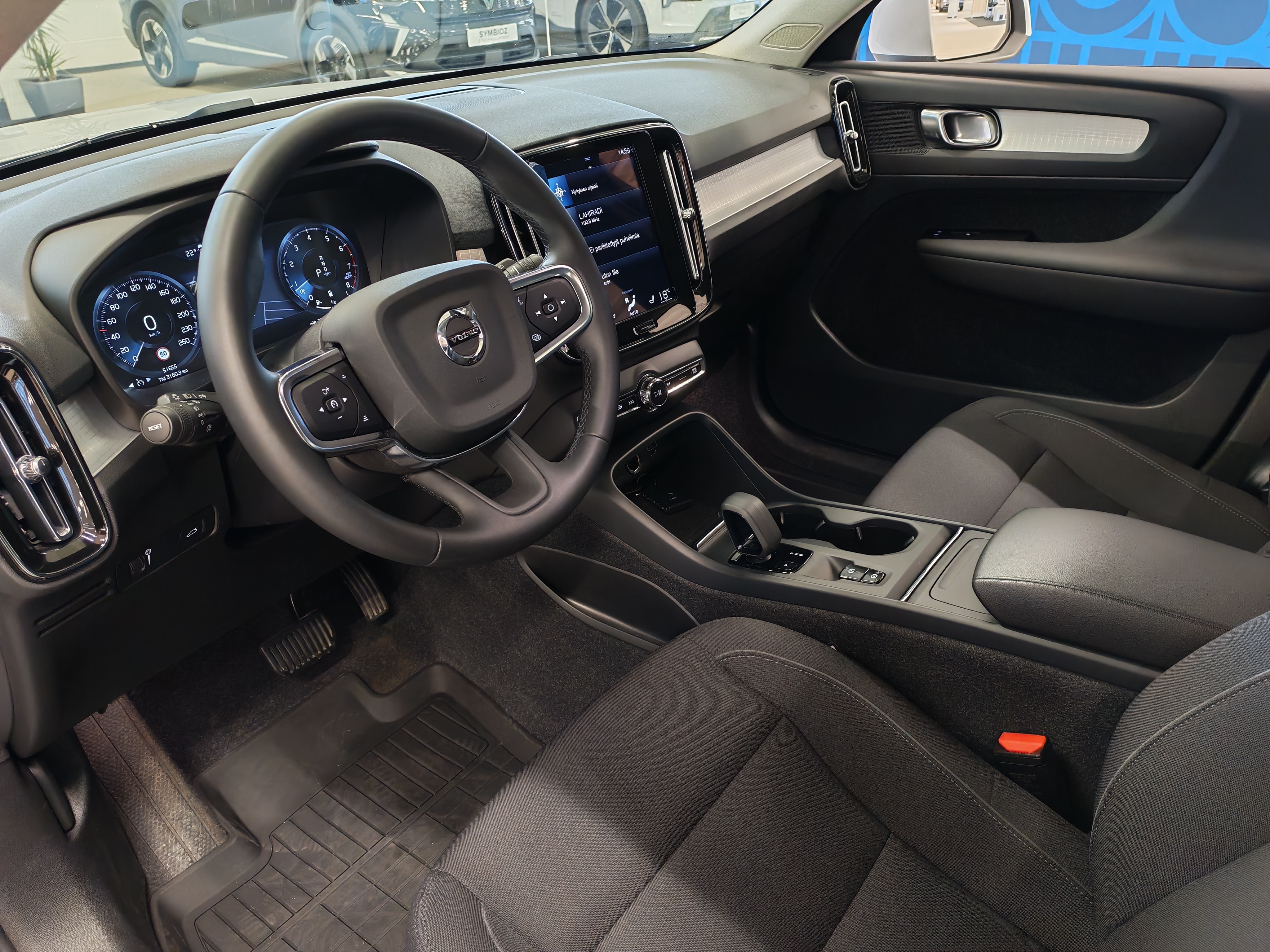 VOLVO XC40 2022