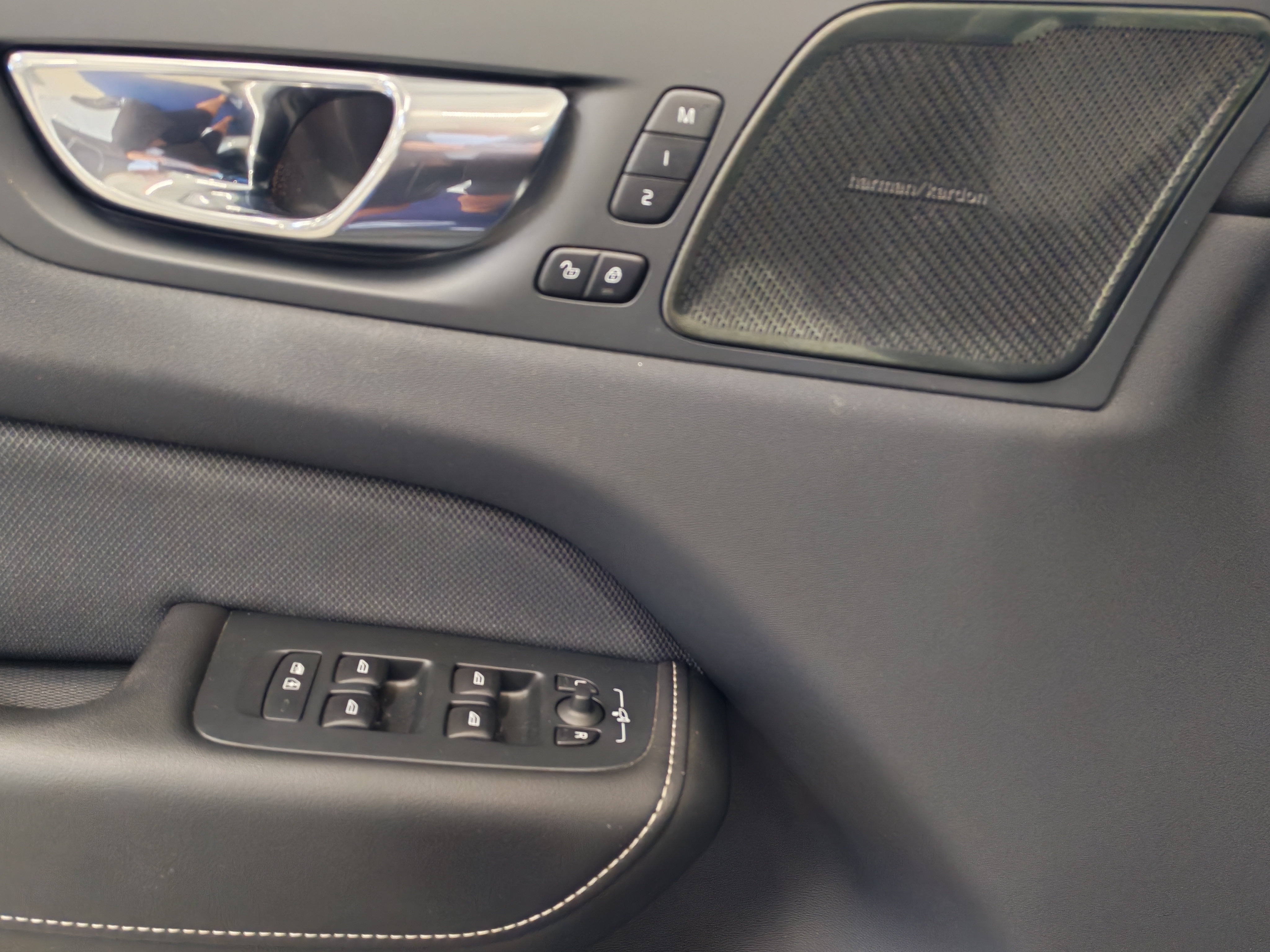 VOLVO XC60 2020