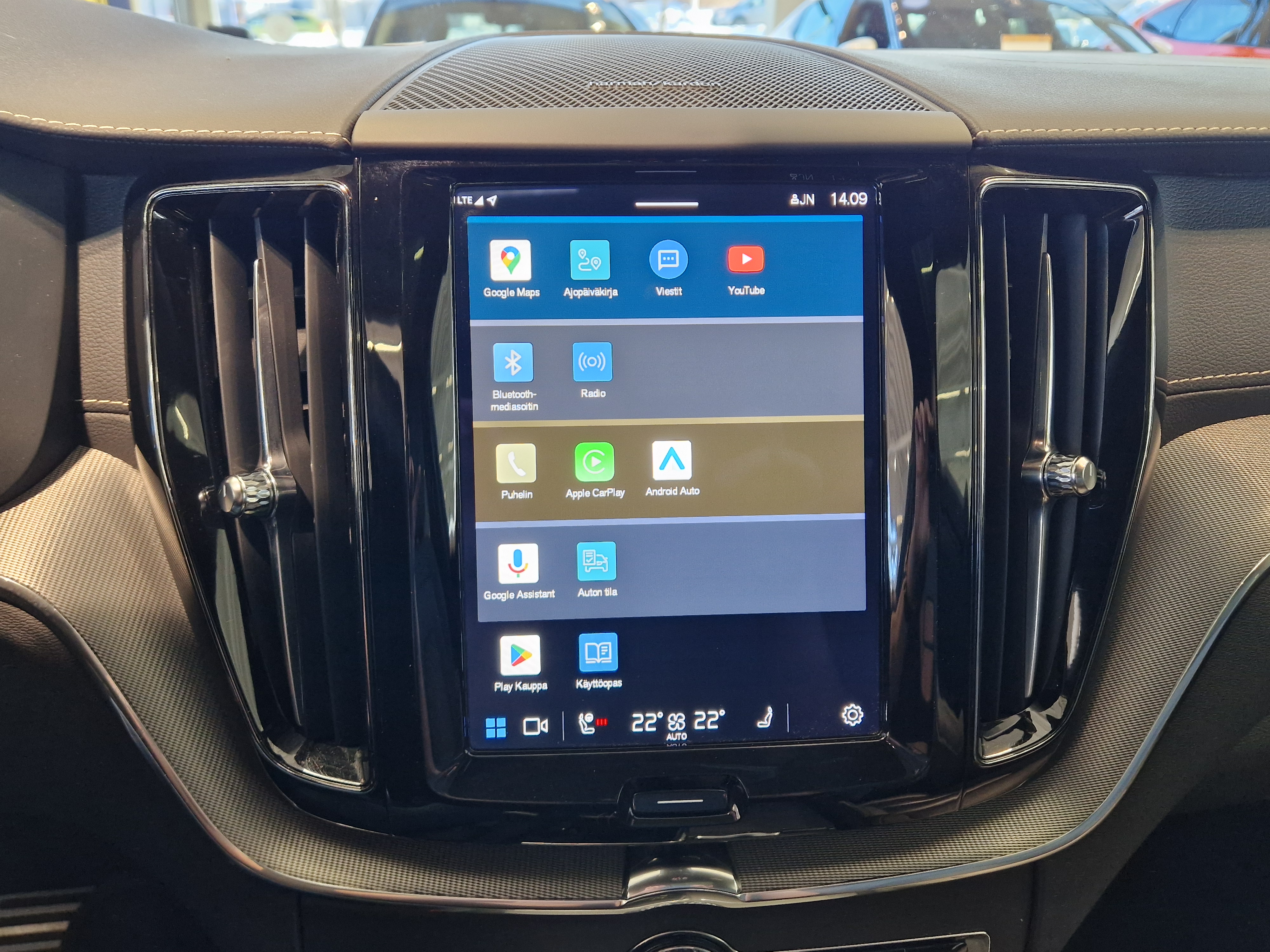 VOLVO XC60 2022