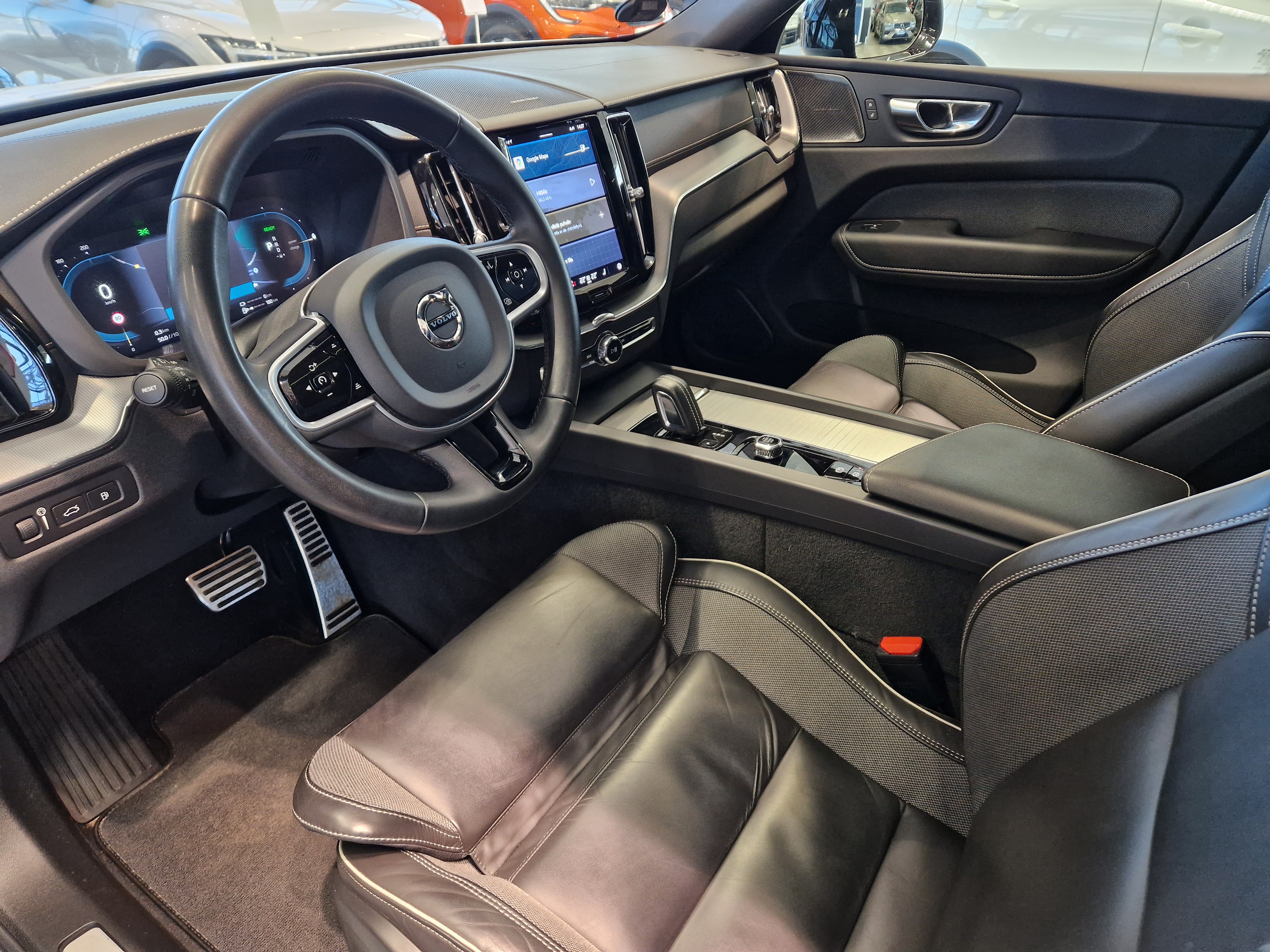 VOLVO XC60 2022