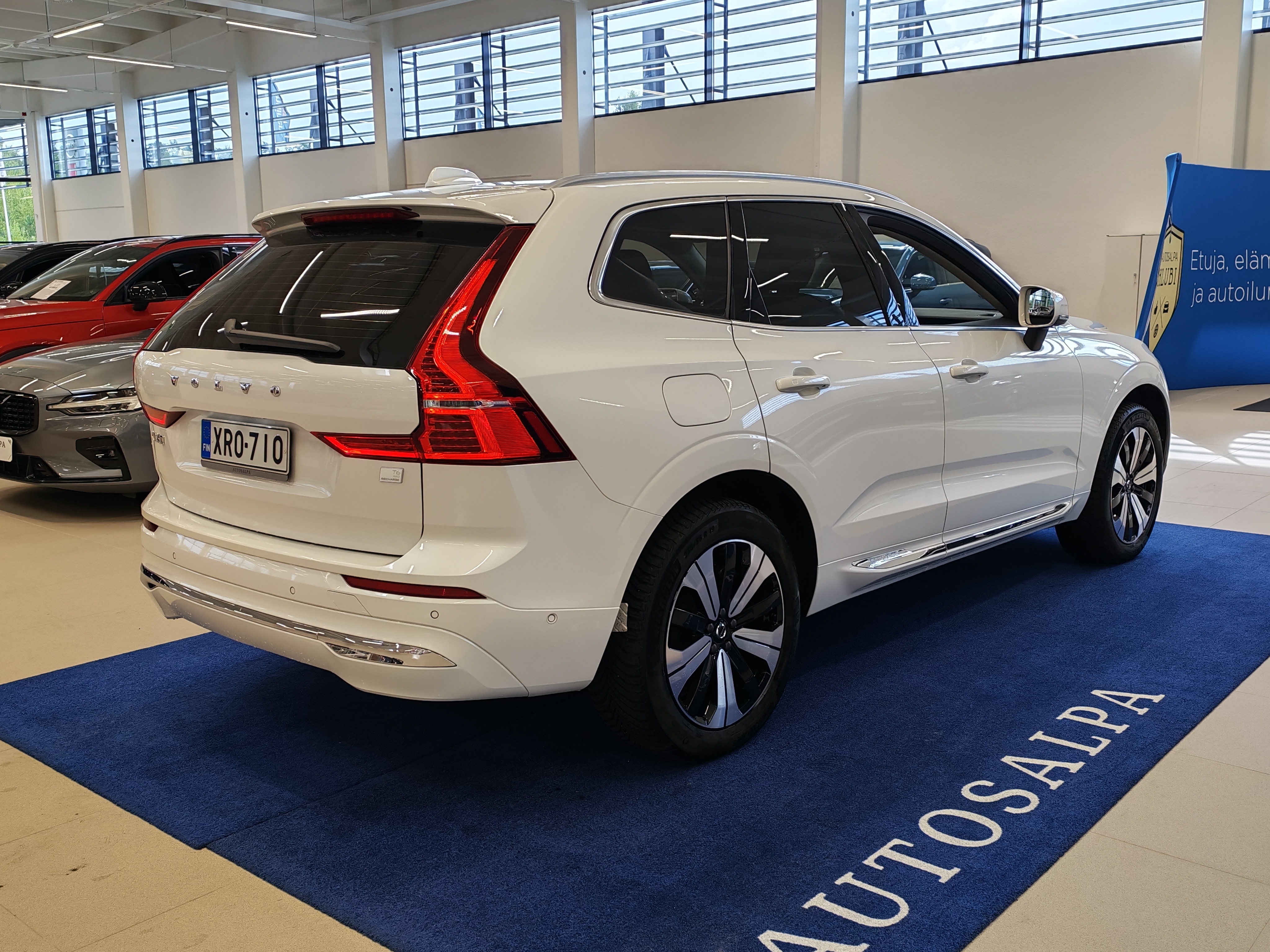 VOLVO XC60 2023
