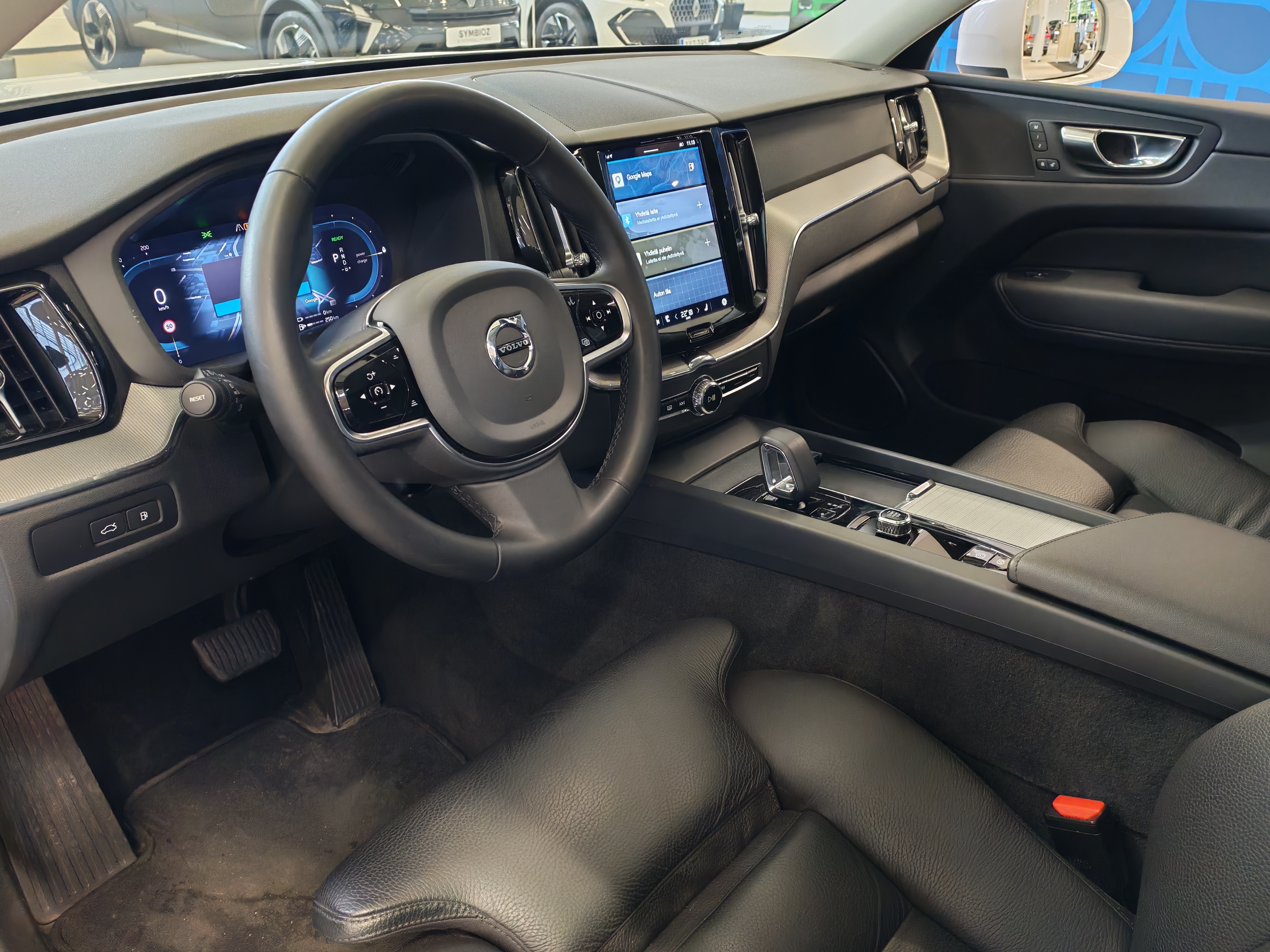 VOLVO XC60 2023