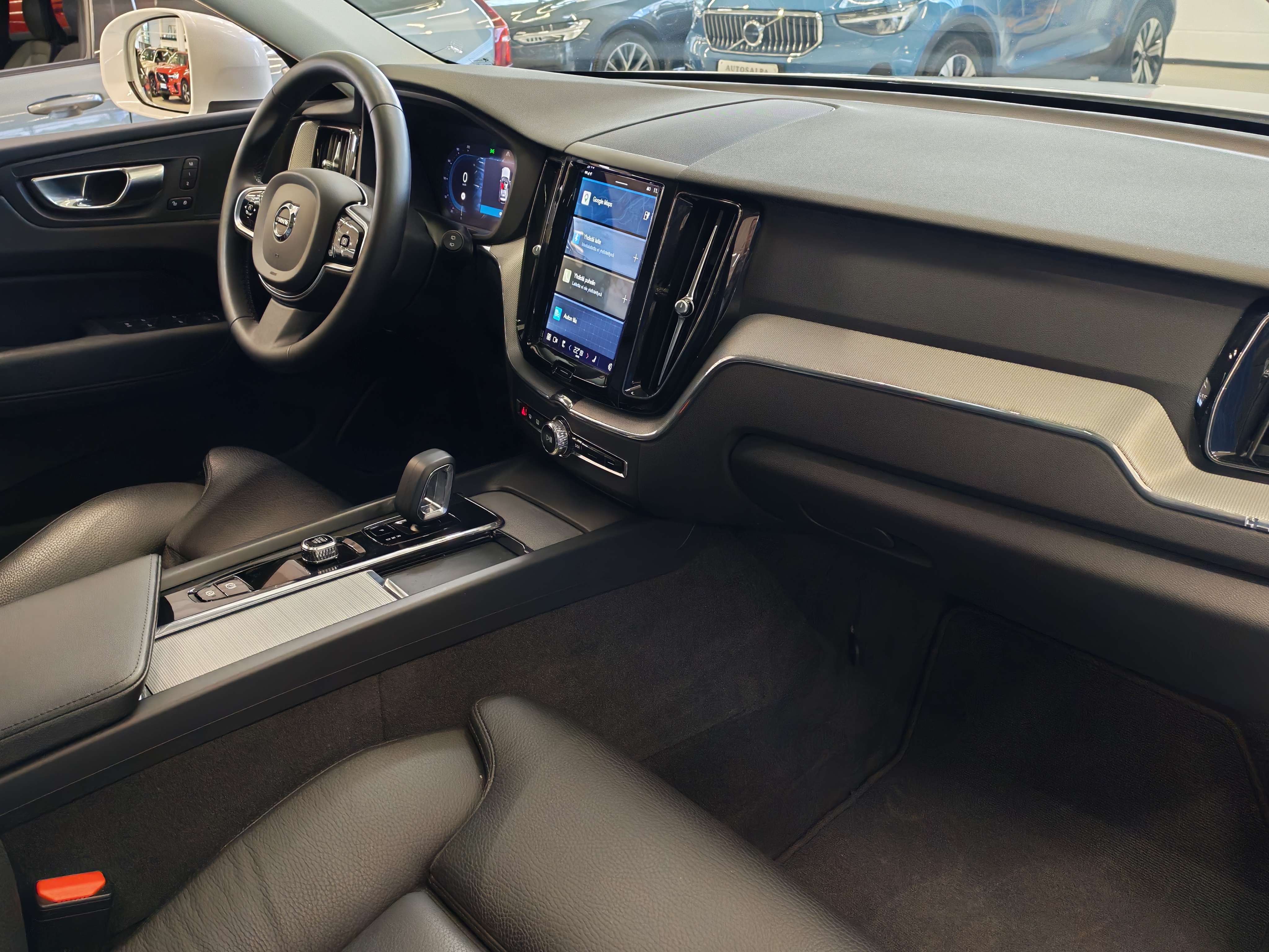 VOLVO XC60 2023