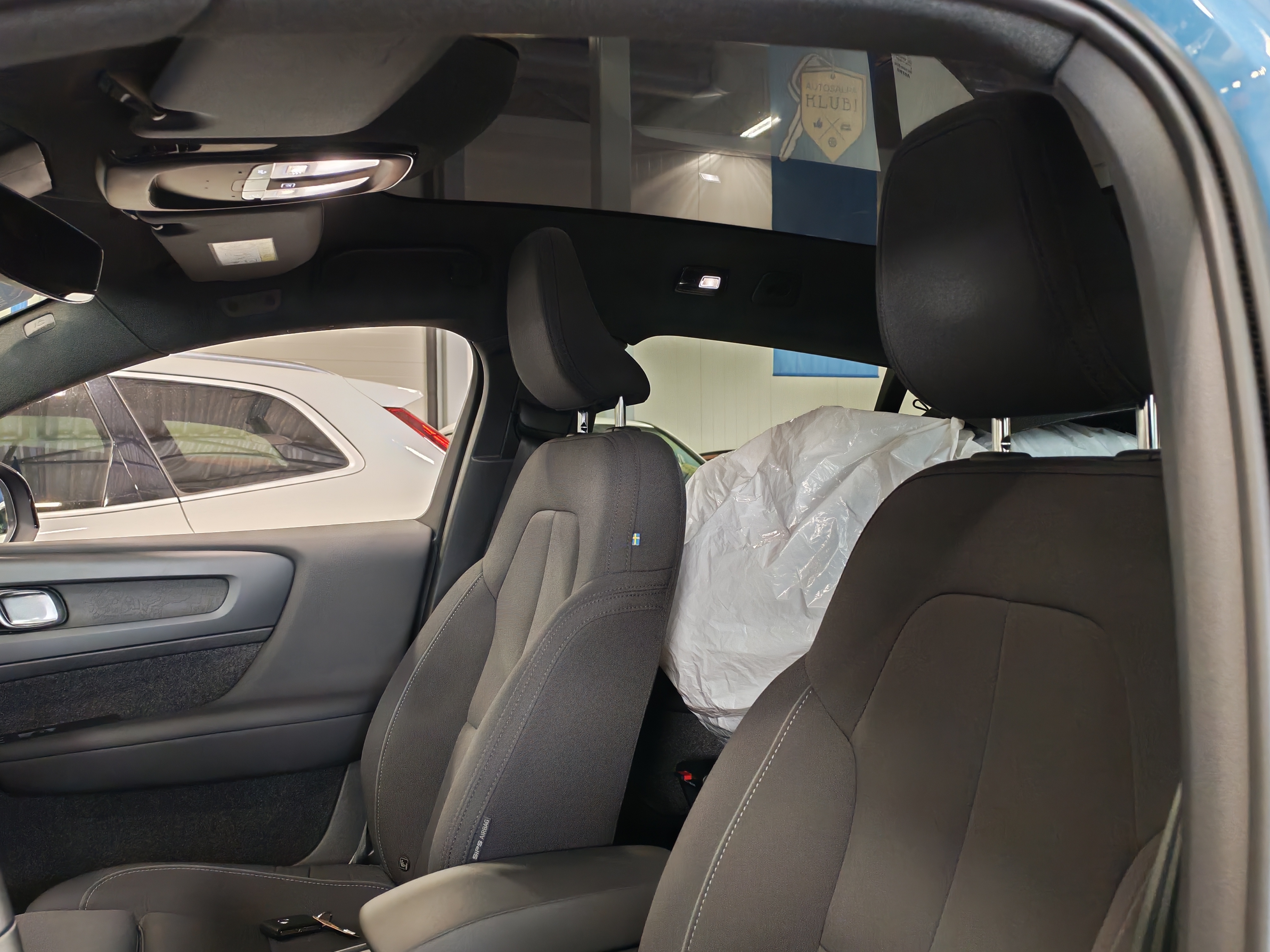VOLVO C40 2023