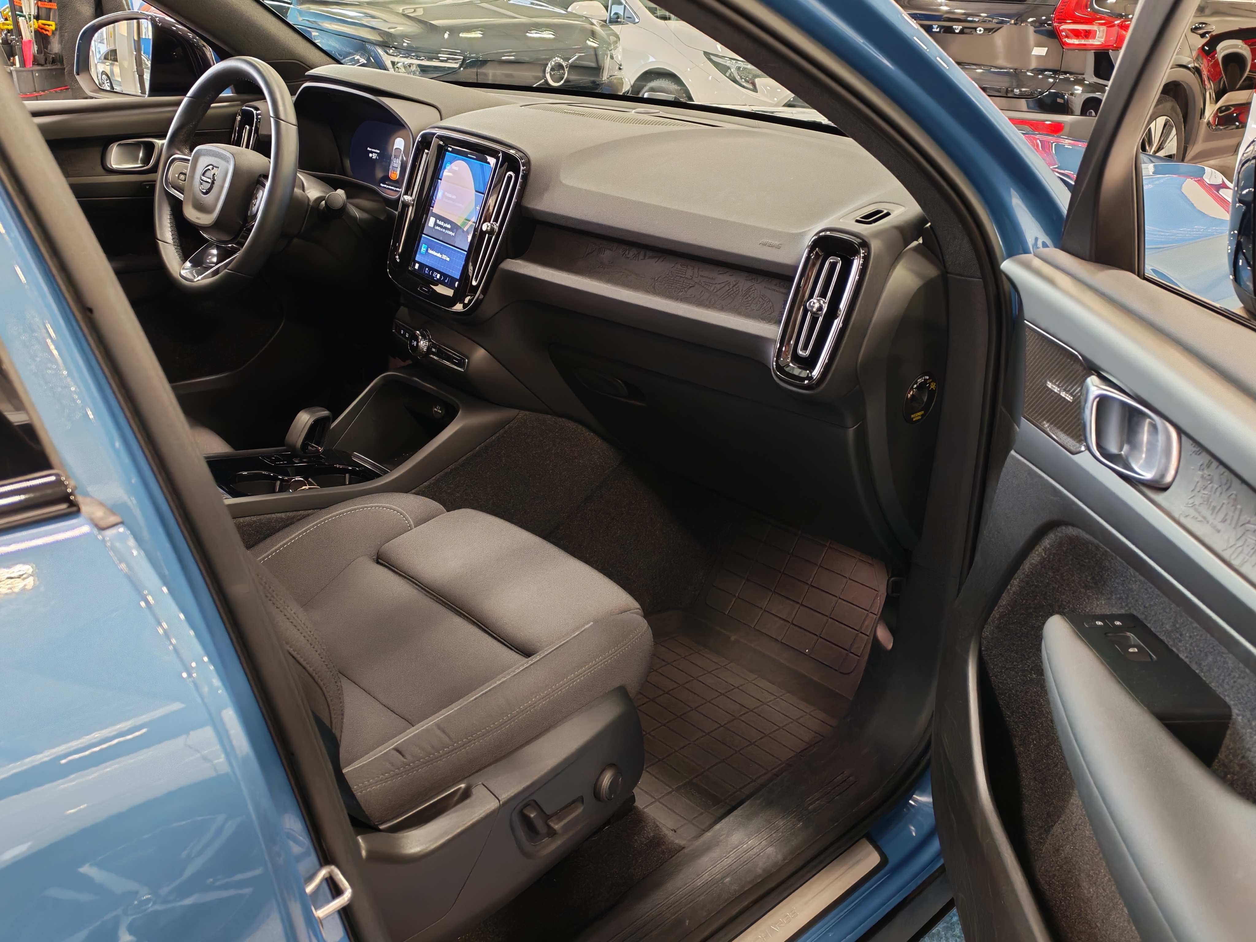 VOLVO C40 2023