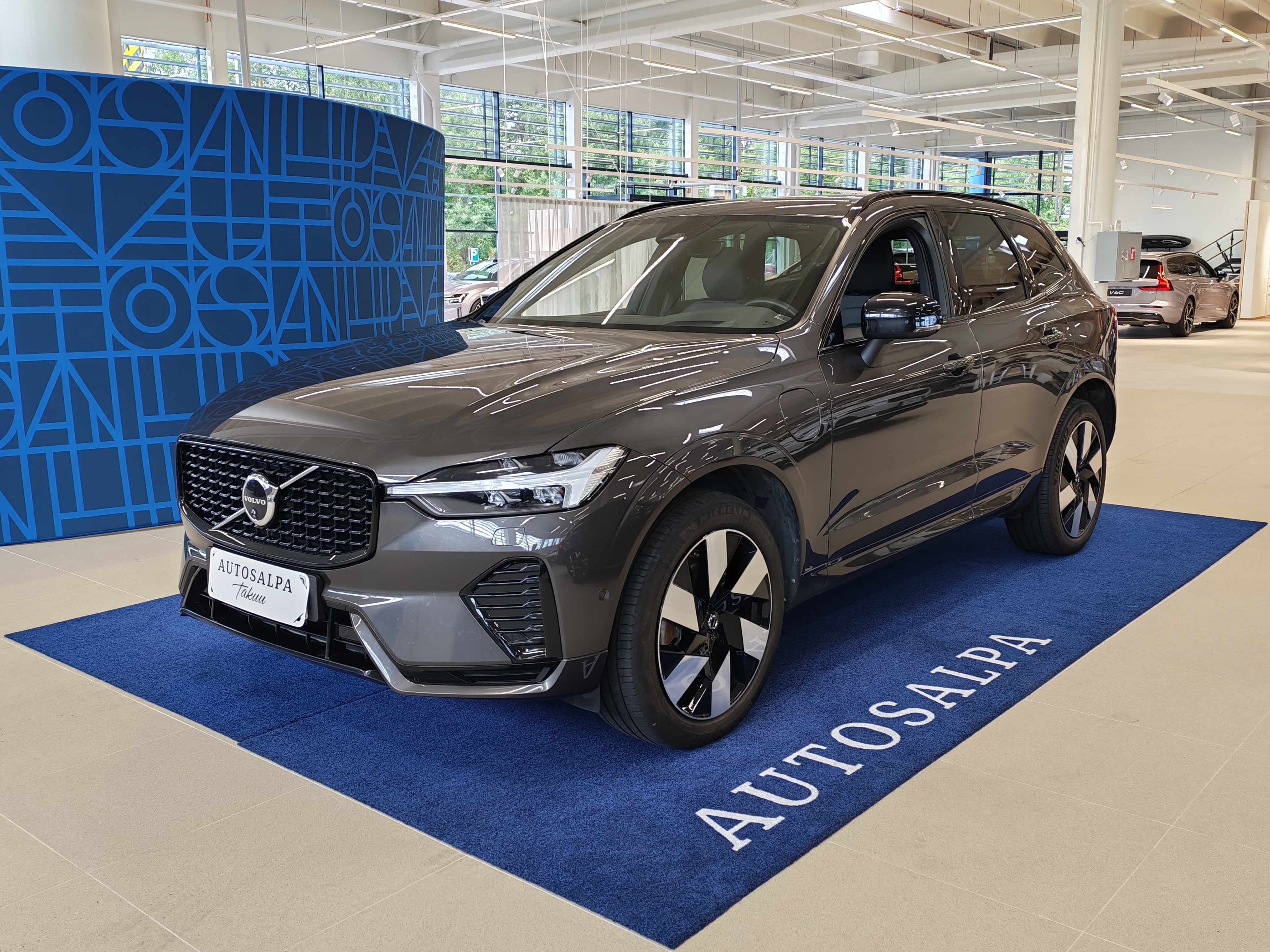 VOLVO XC60 2025