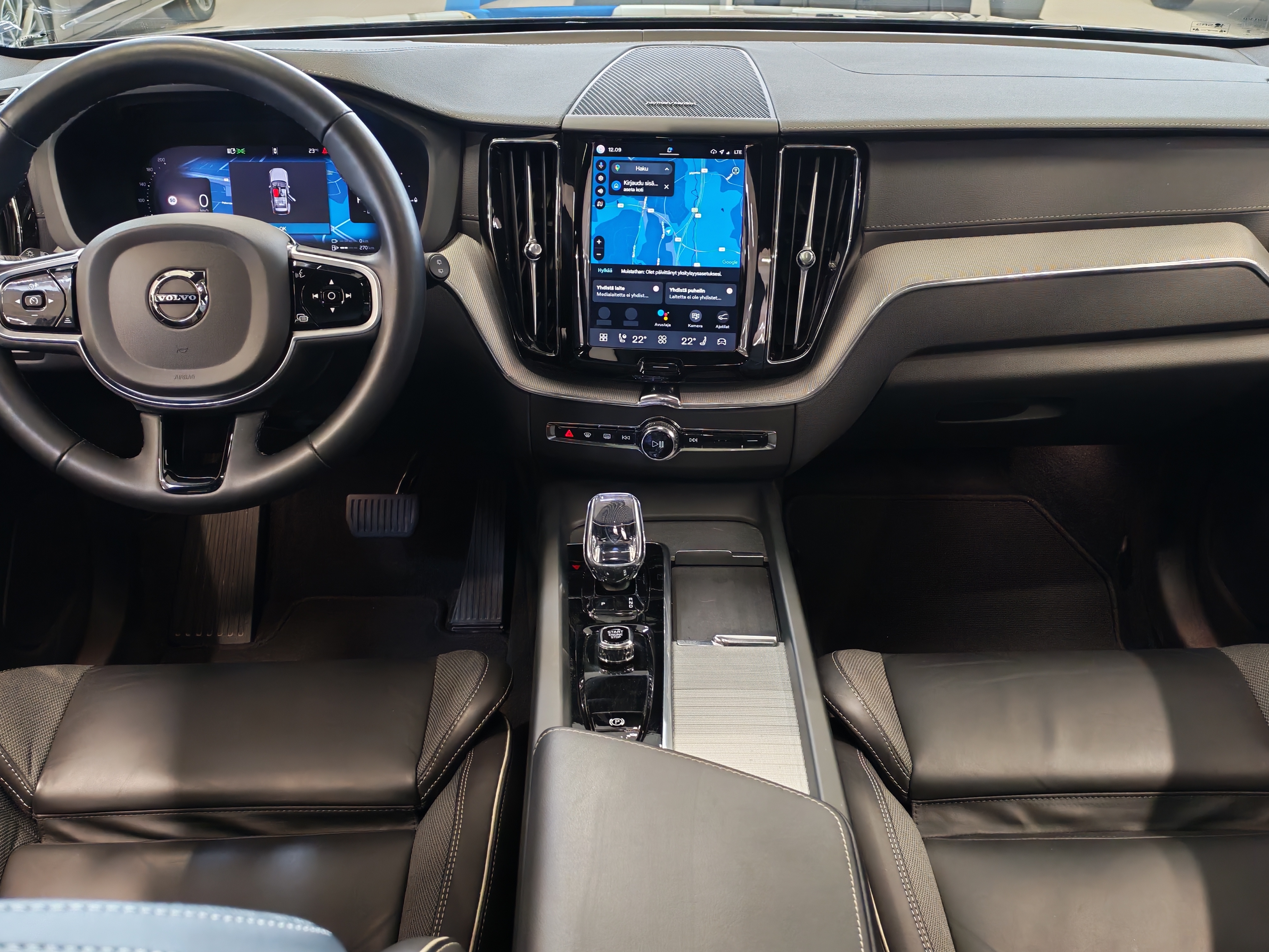 VOLVO XC60 2025