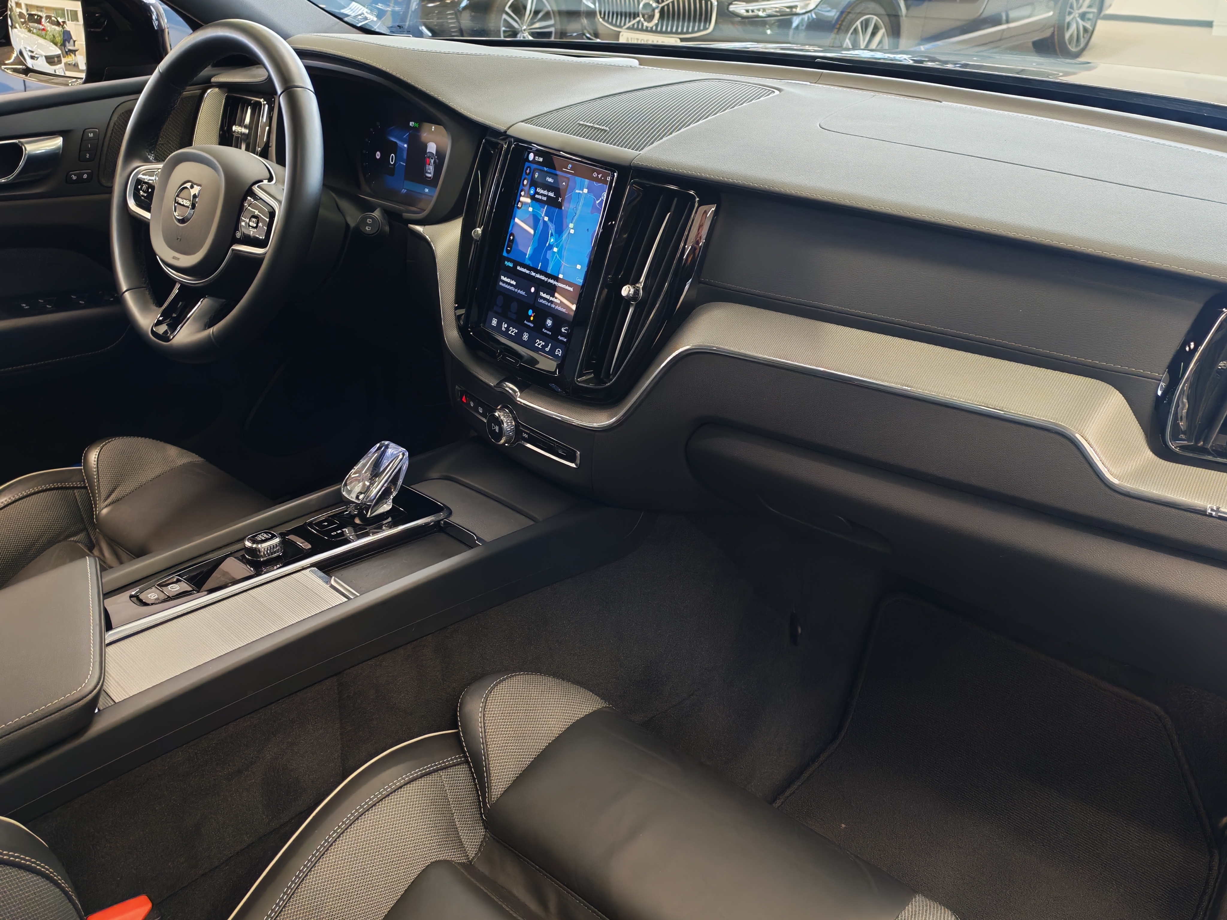 VOLVO XC60 2025