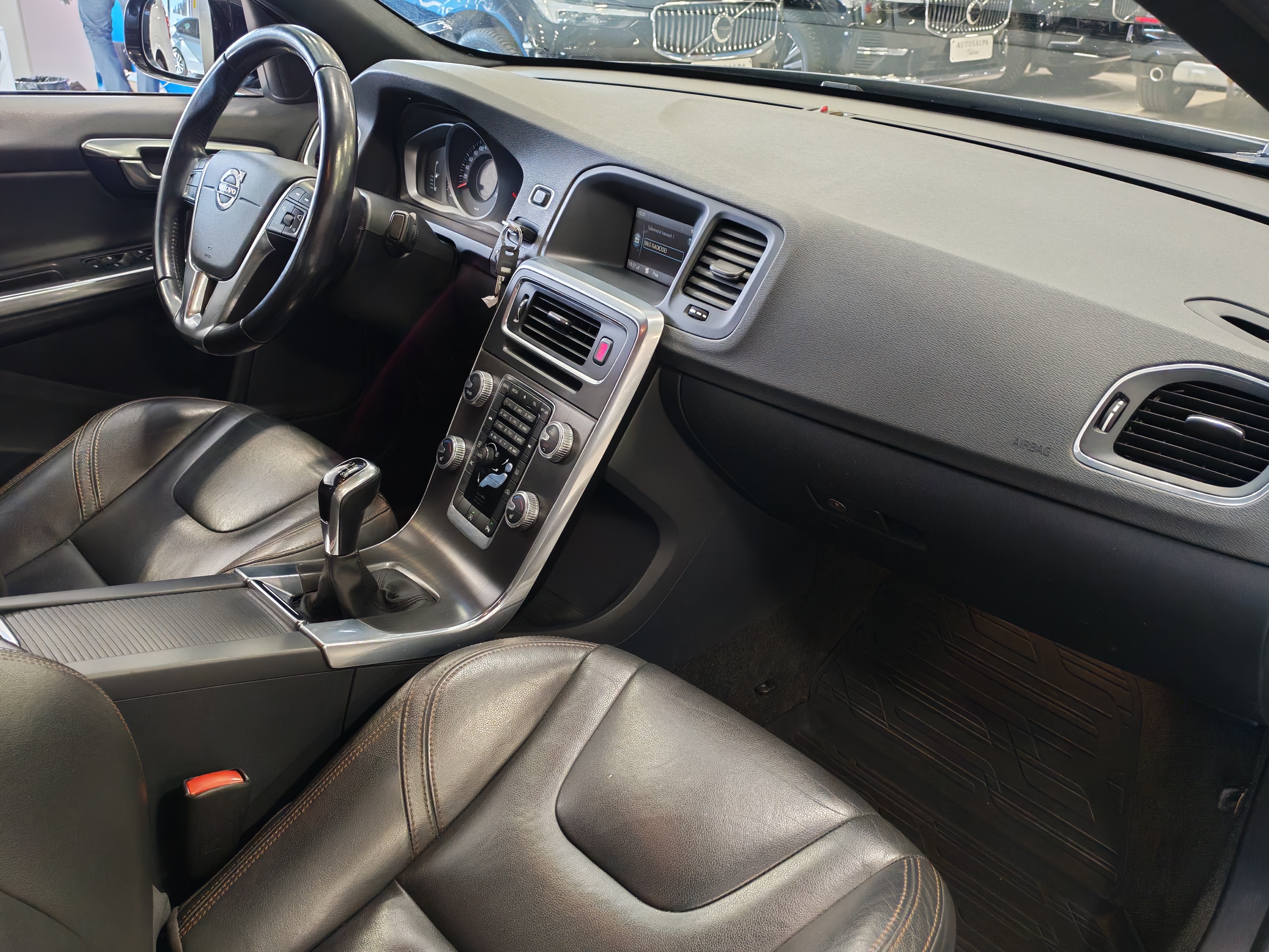 VOLVO S60 2016