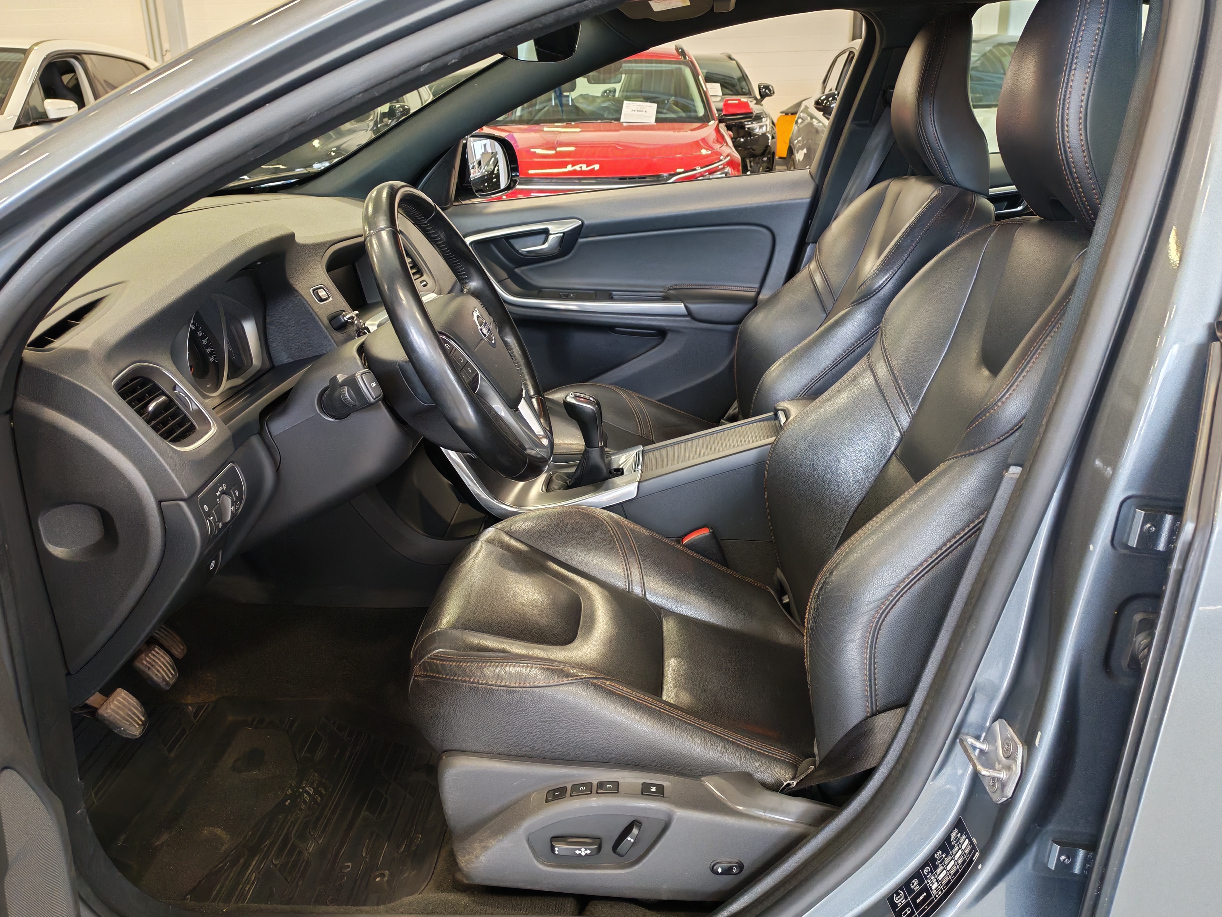 VOLVO S60 2016