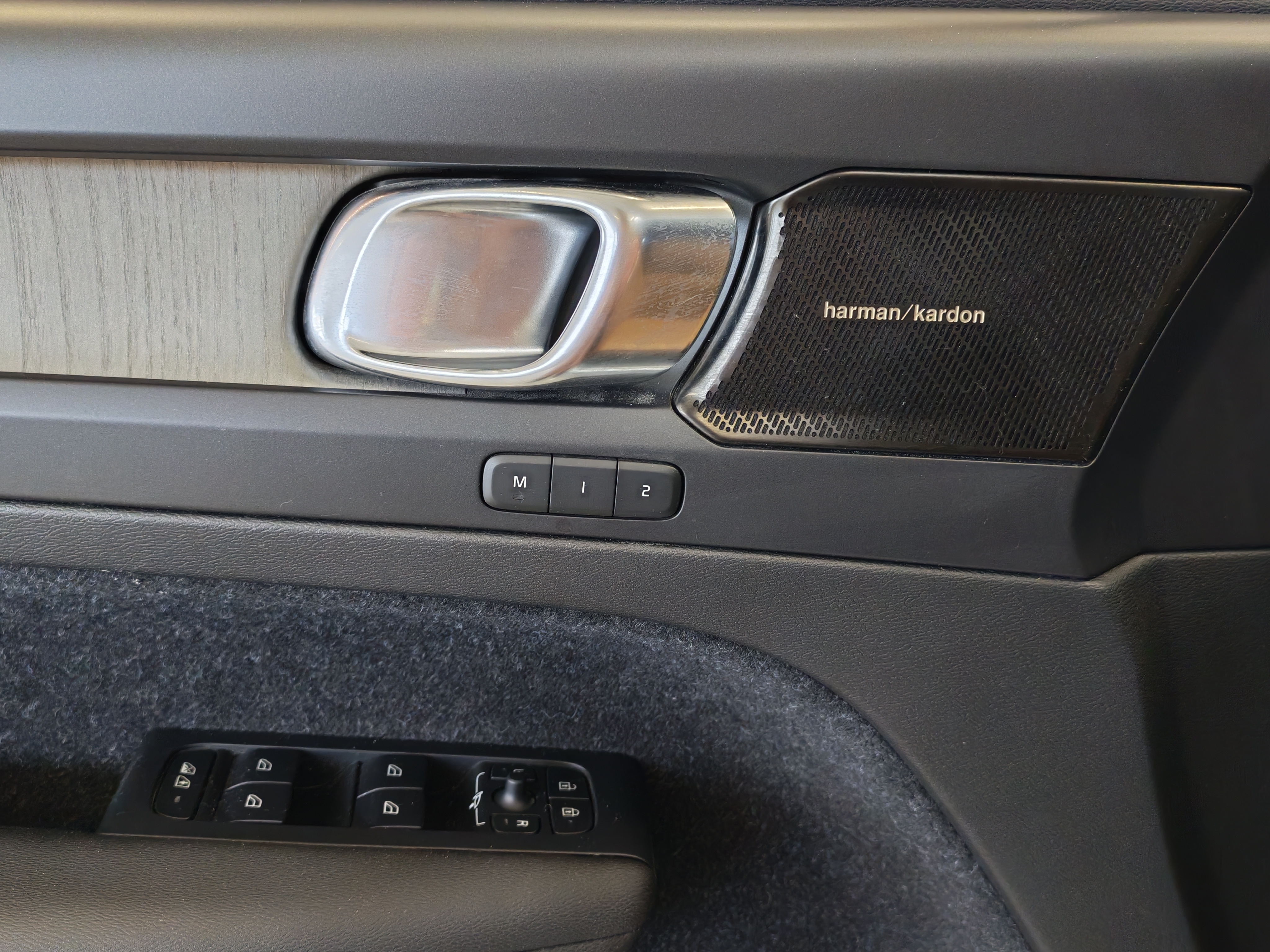 VOLVO XC40 2020