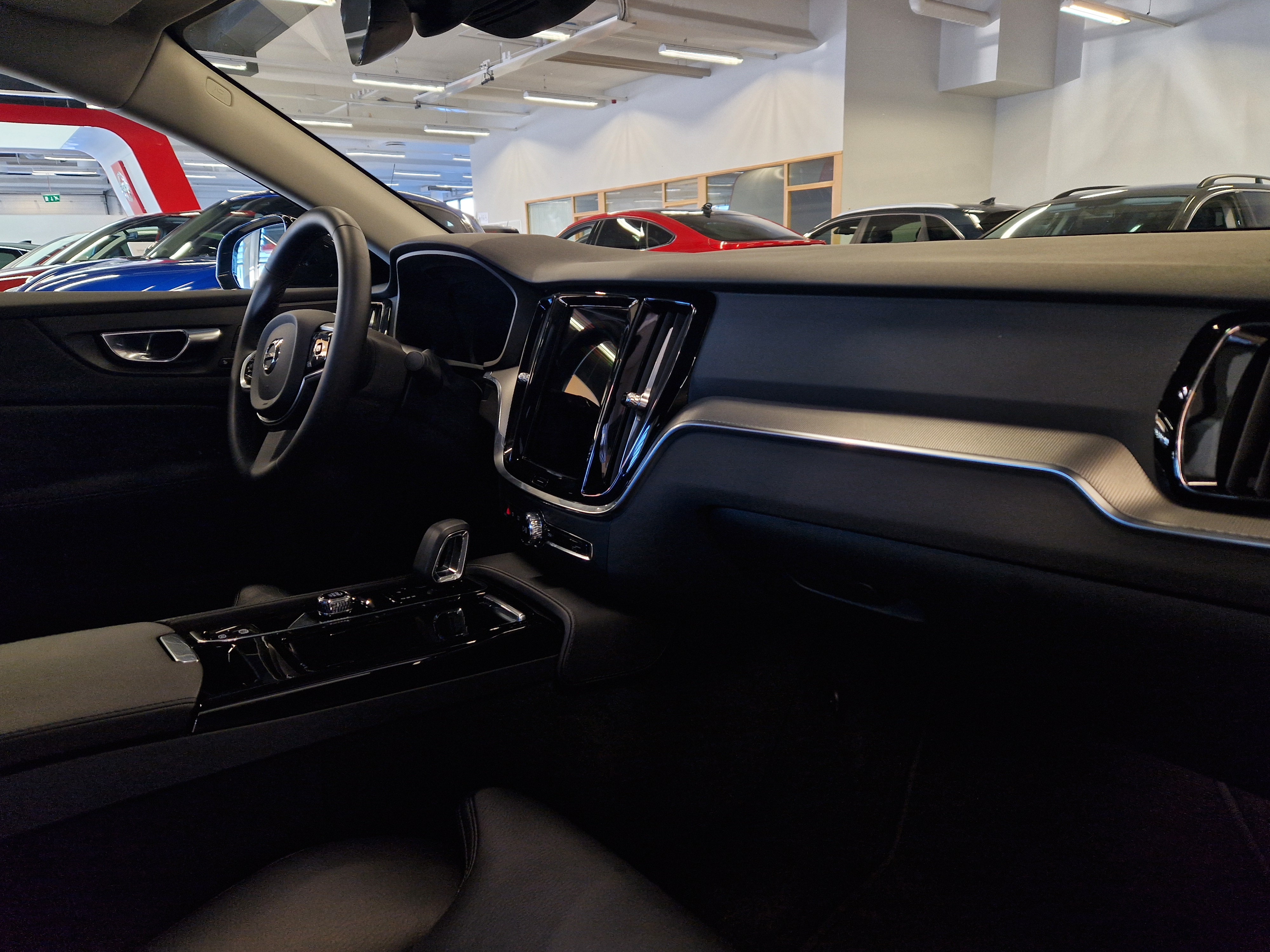 VOLVO S60 2023