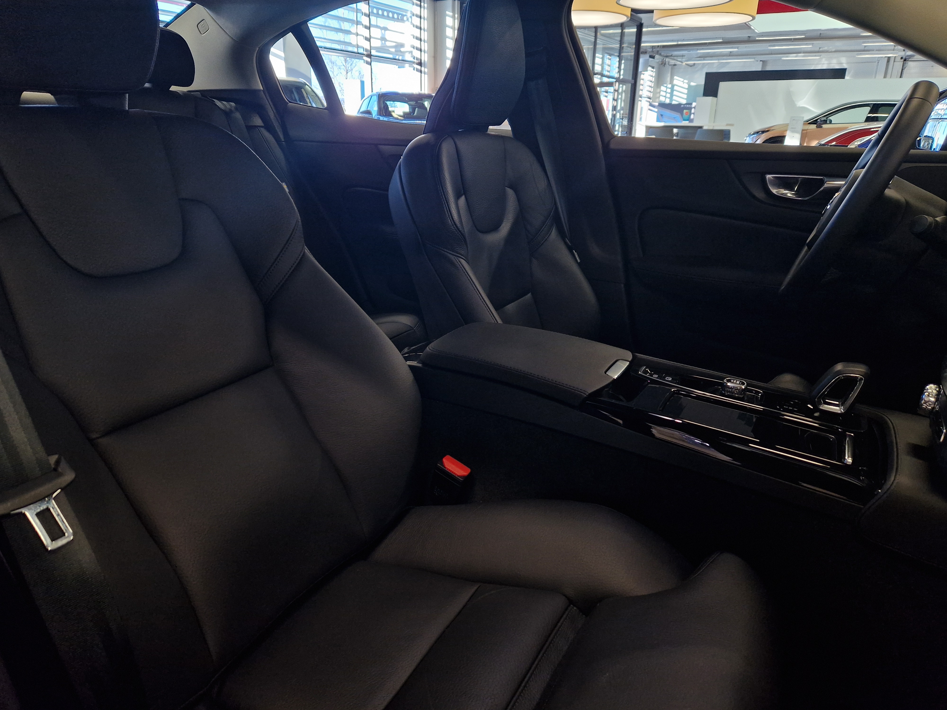 VOLVO S60 2023